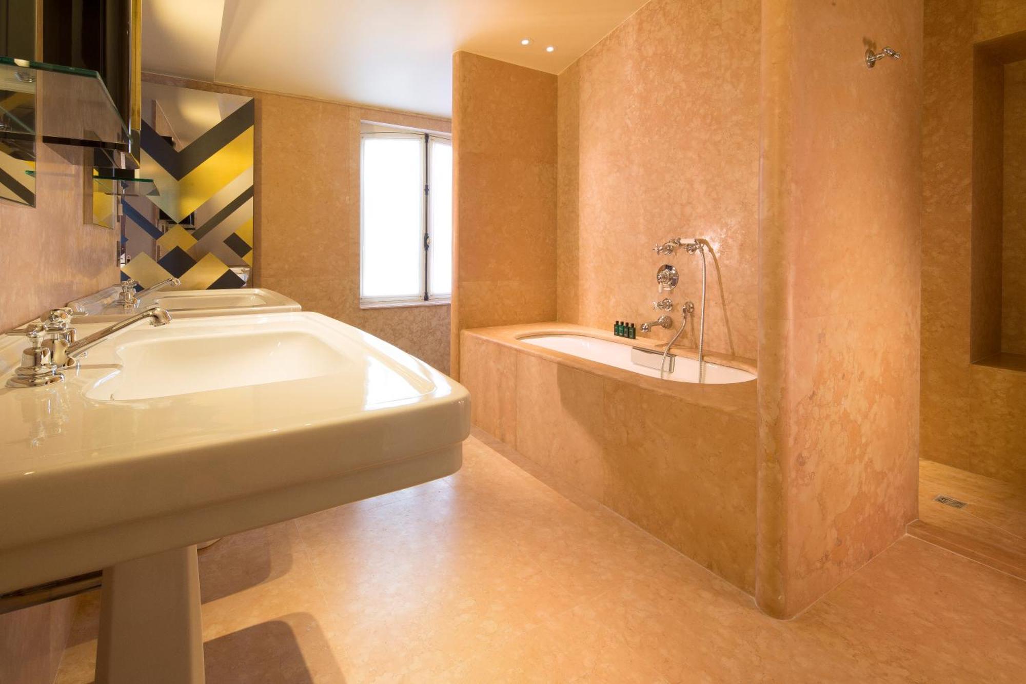 Suite Swimming Pool or Hammam Access upon reservation