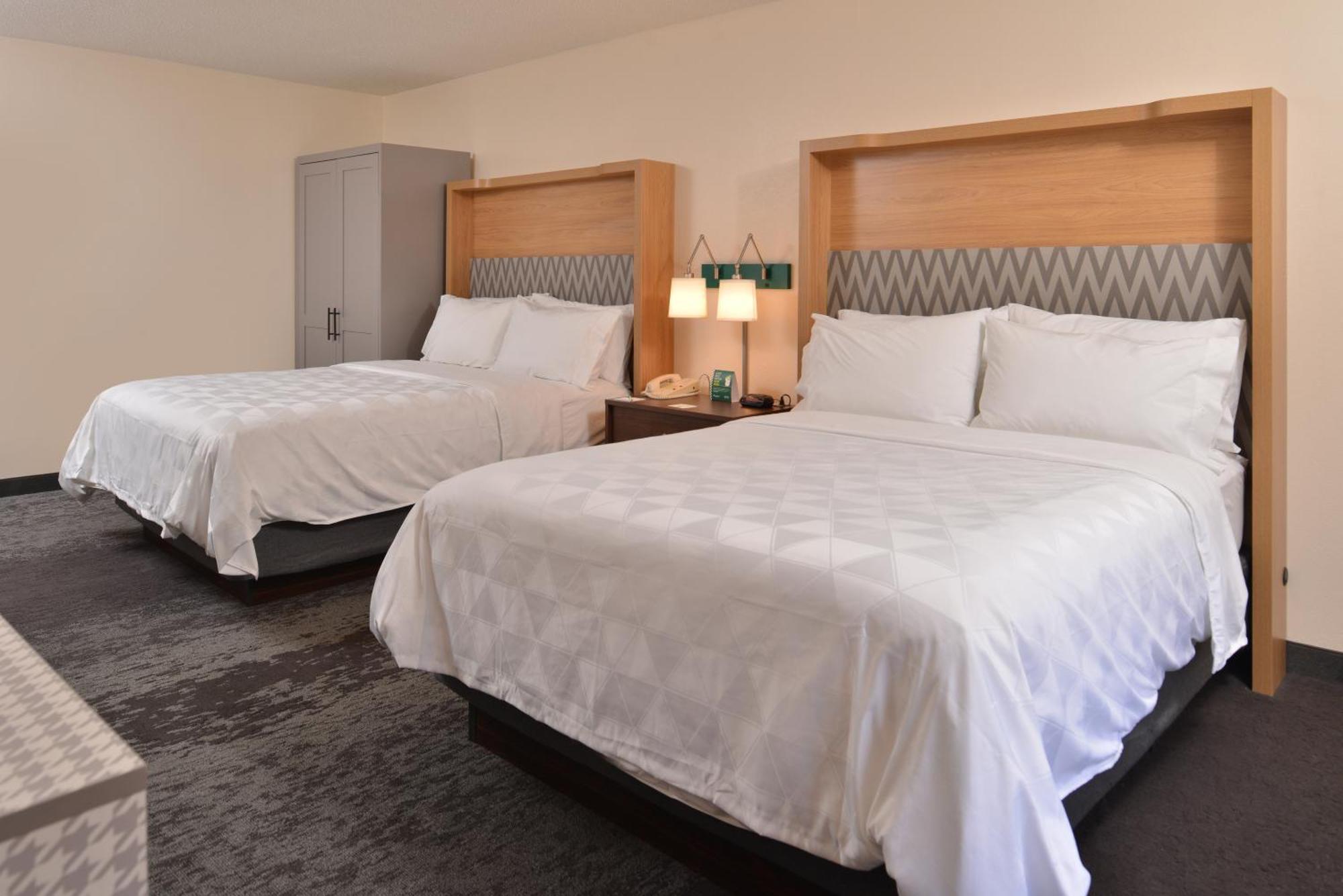 Standard Queen Room with Two Queen Beds