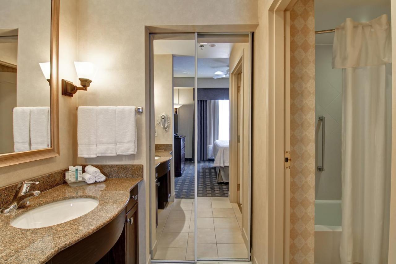 One-Bedroom King Suite - Non-Smoking
