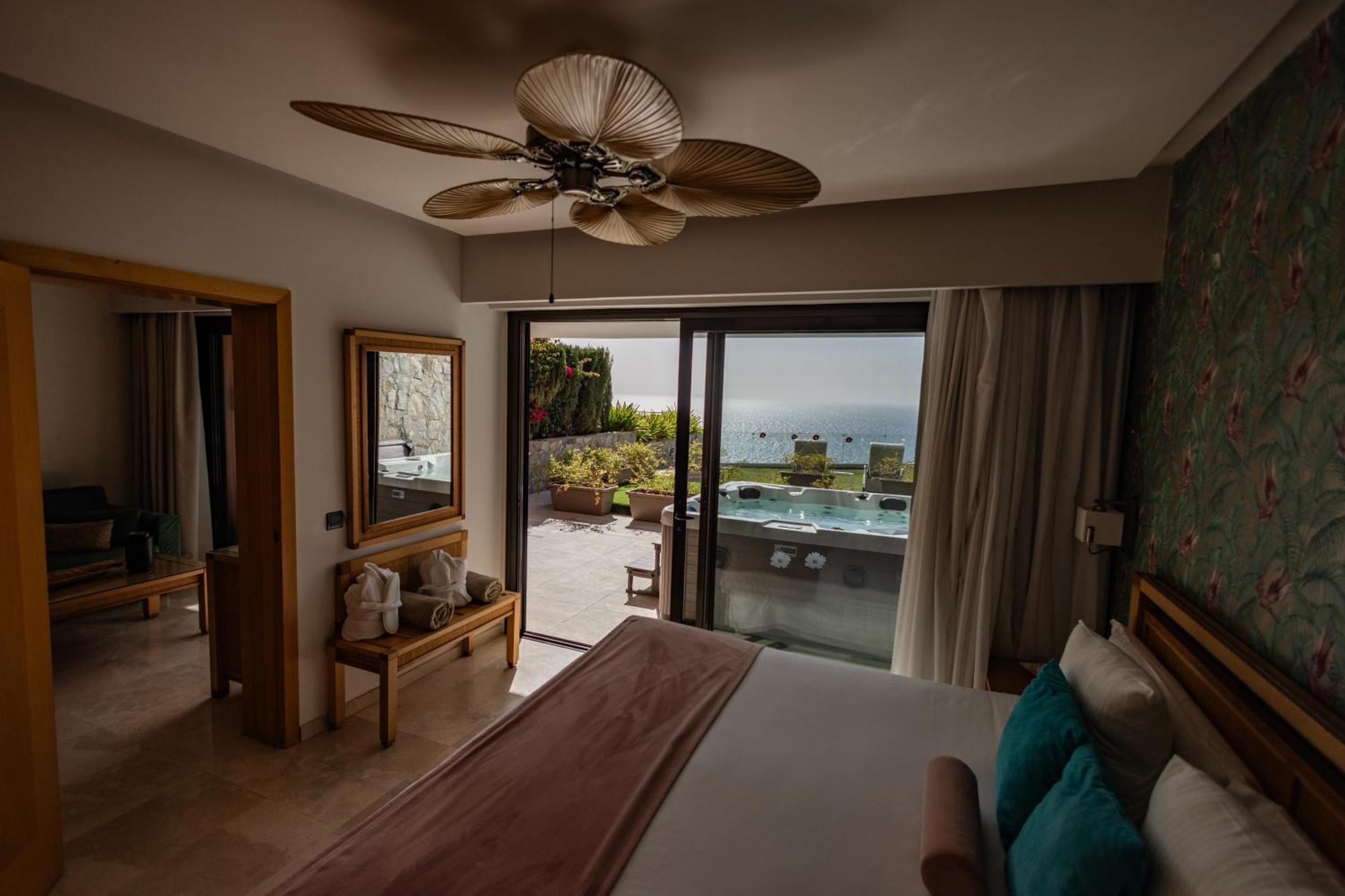 Premium Villa Hot Tub