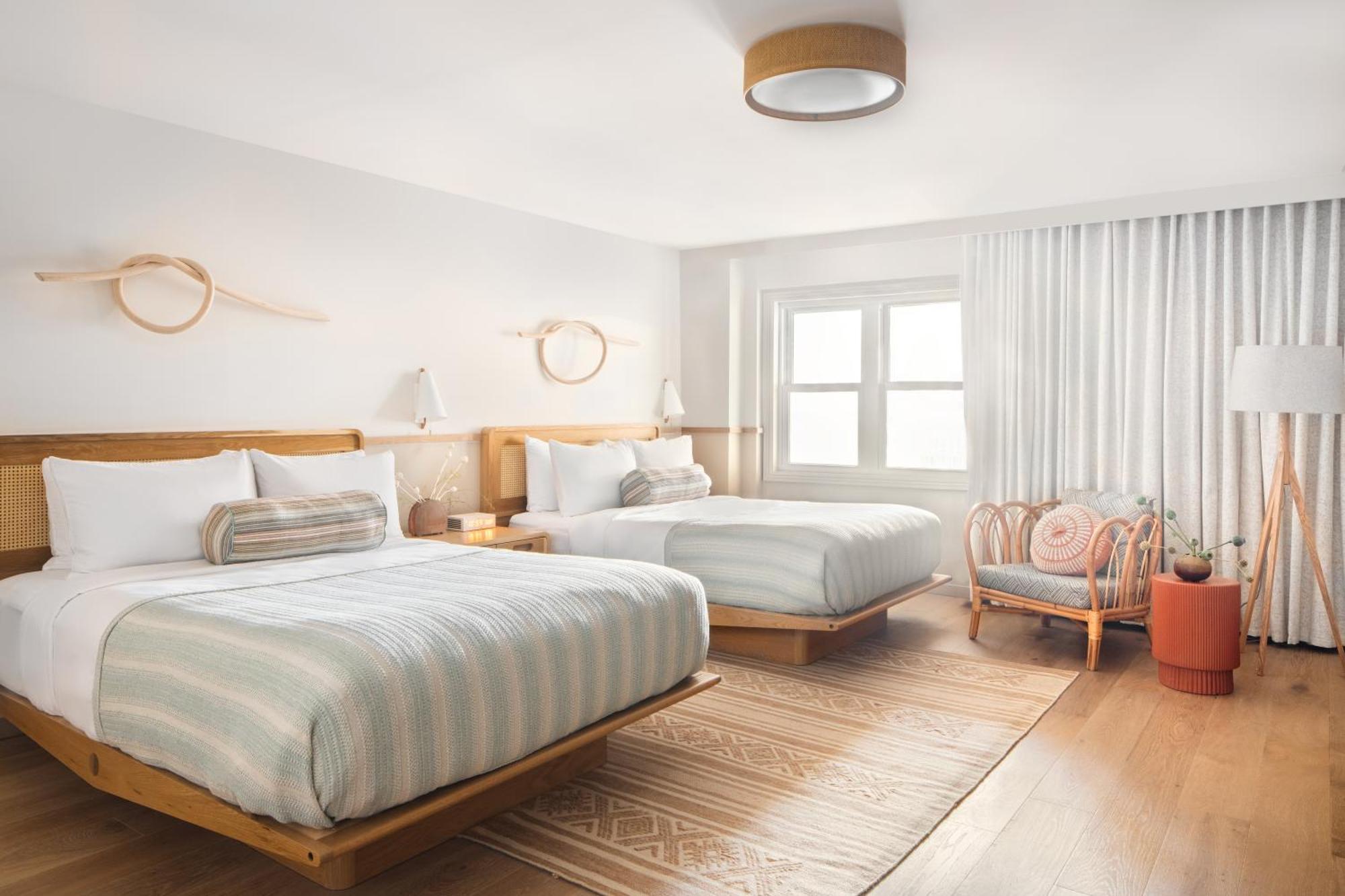 Deluxe Queen Room with Two Queen Beds,1499081122:JPEG