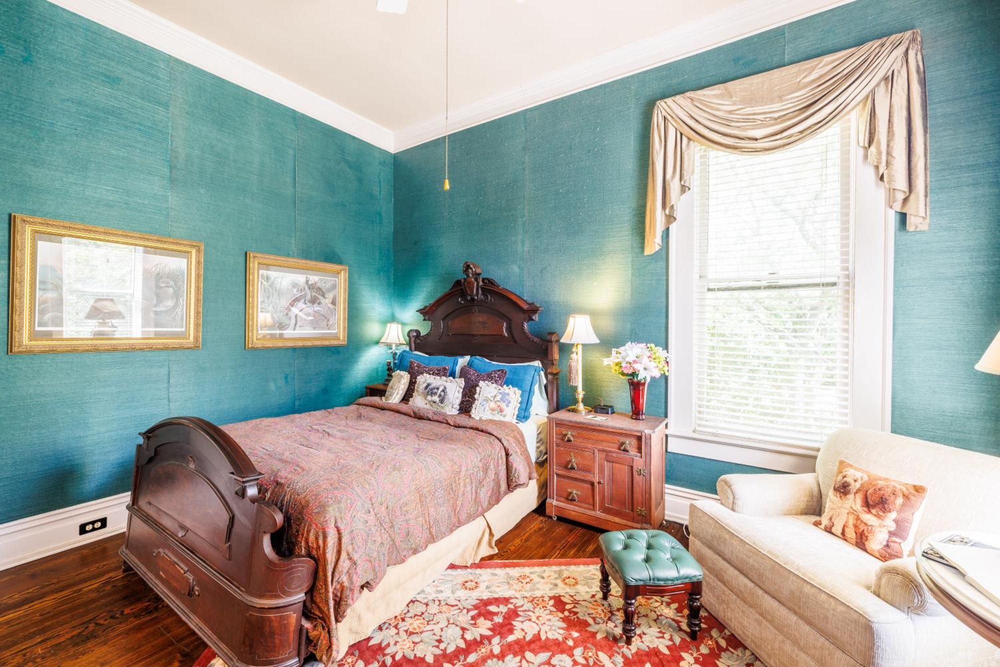 Queen Room