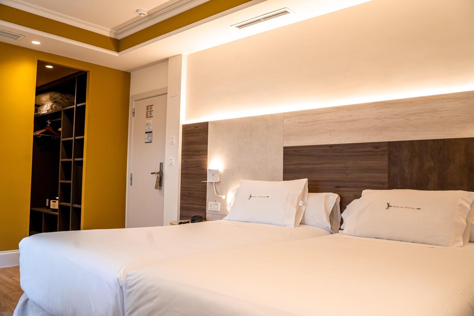 Double Room with Extra Bed,1516541413:JPEG