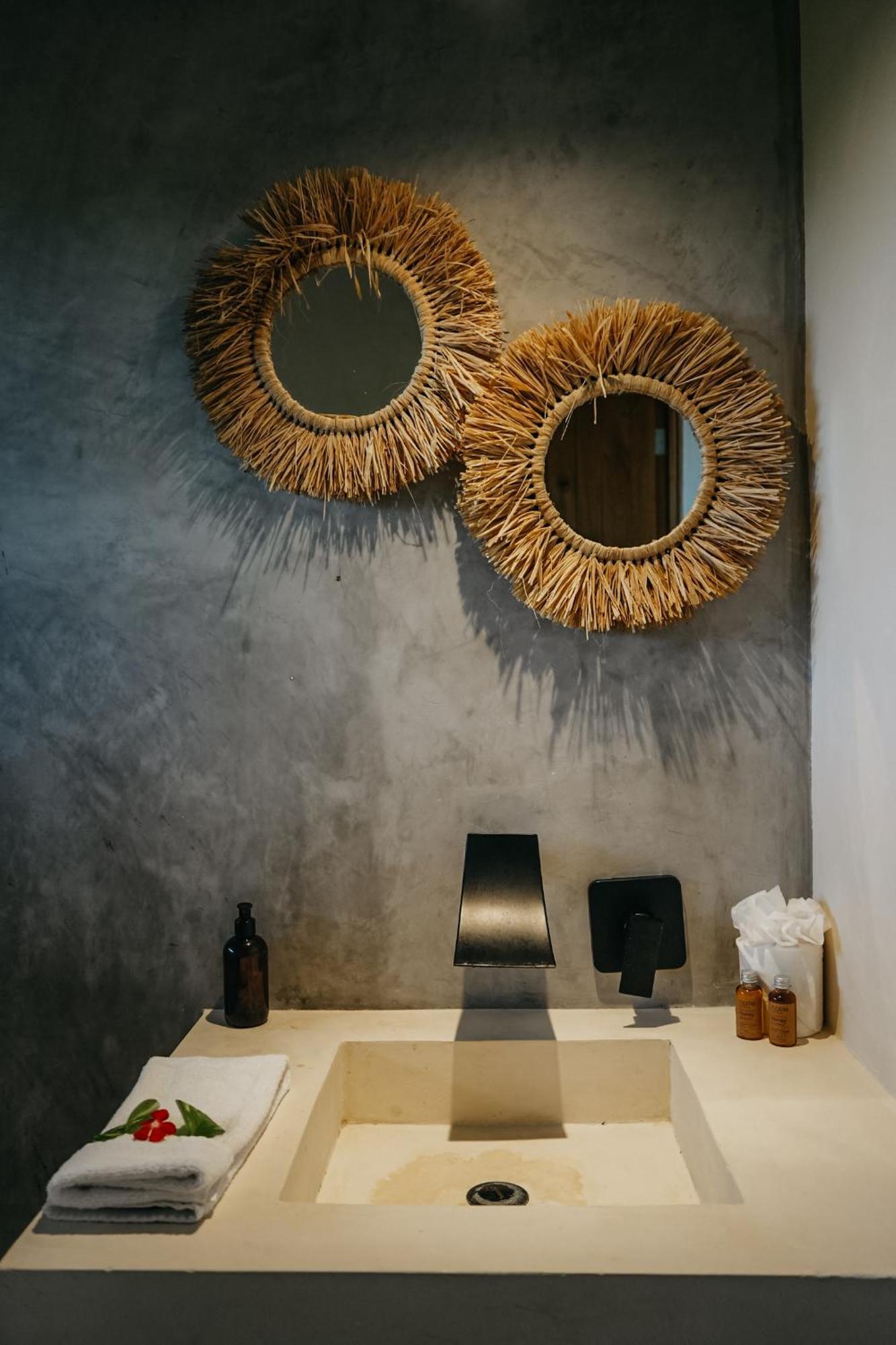 Studio Apartment,1525550233:JPEG