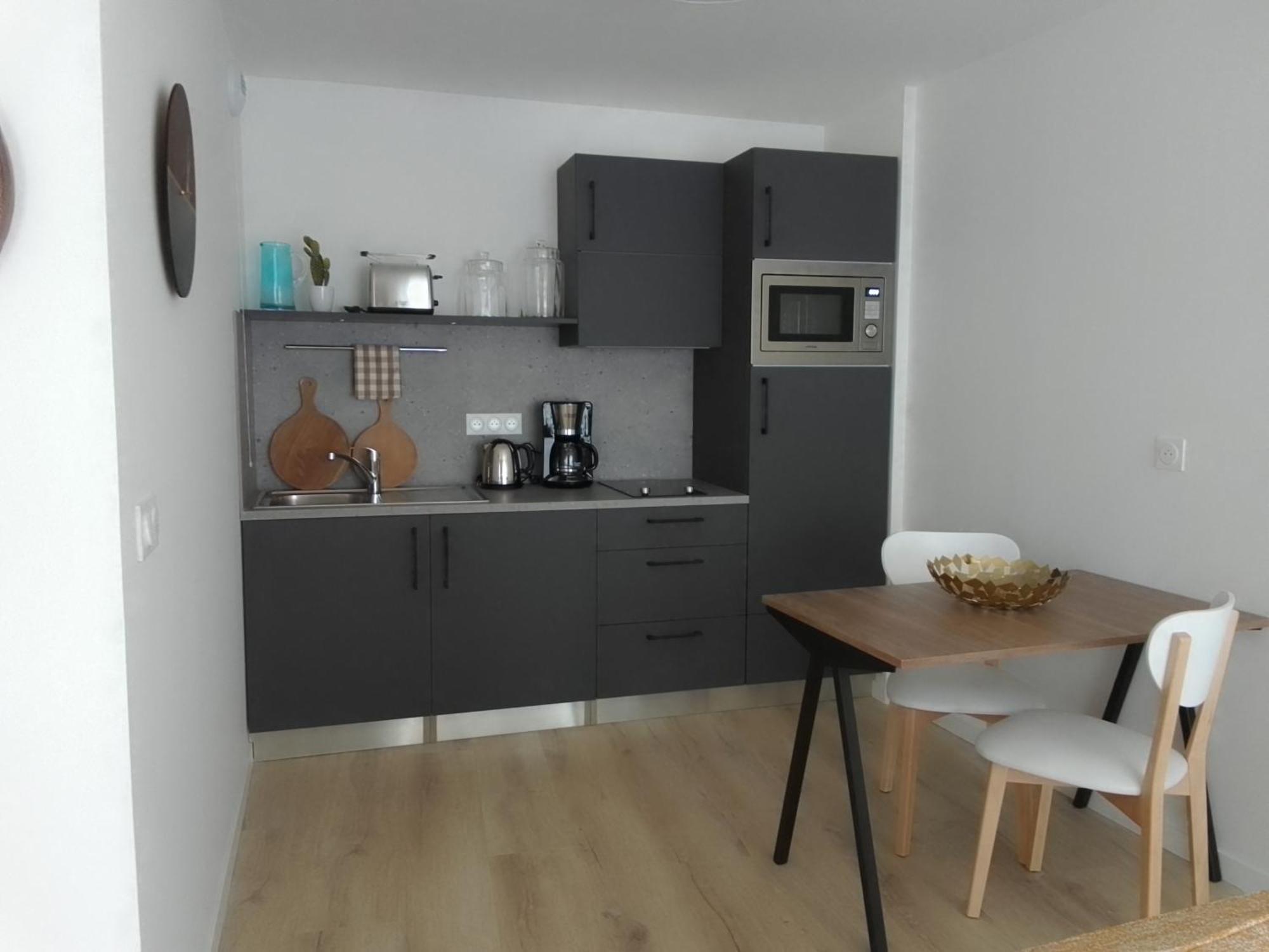 One-Bedroom Apartment,1530035854:JPEG