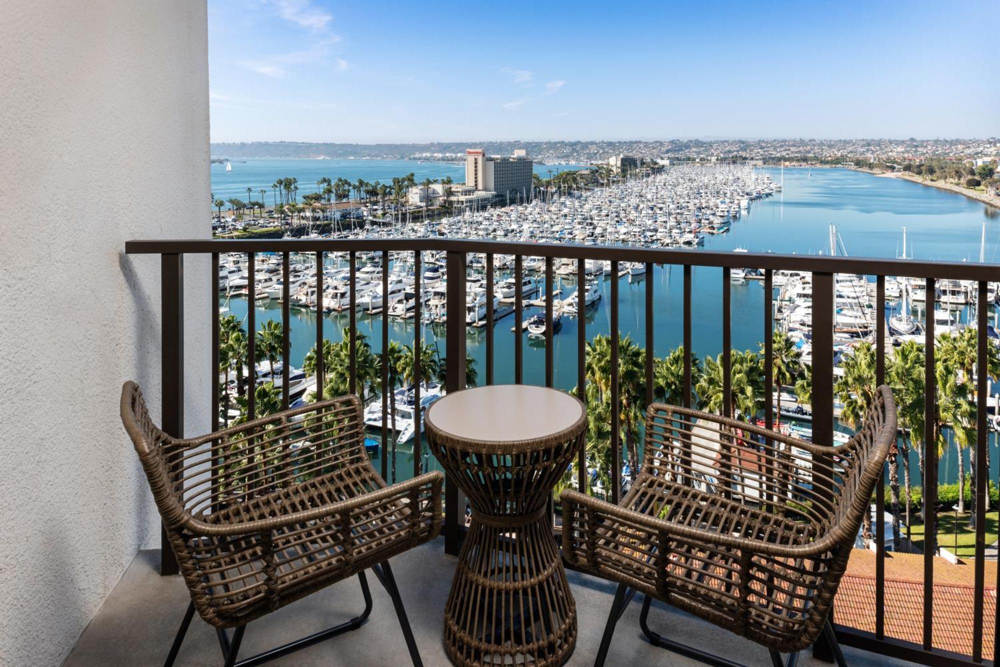 2 Double Beds, Marina Tower, Executive Guest Room,1533104098:JPEG