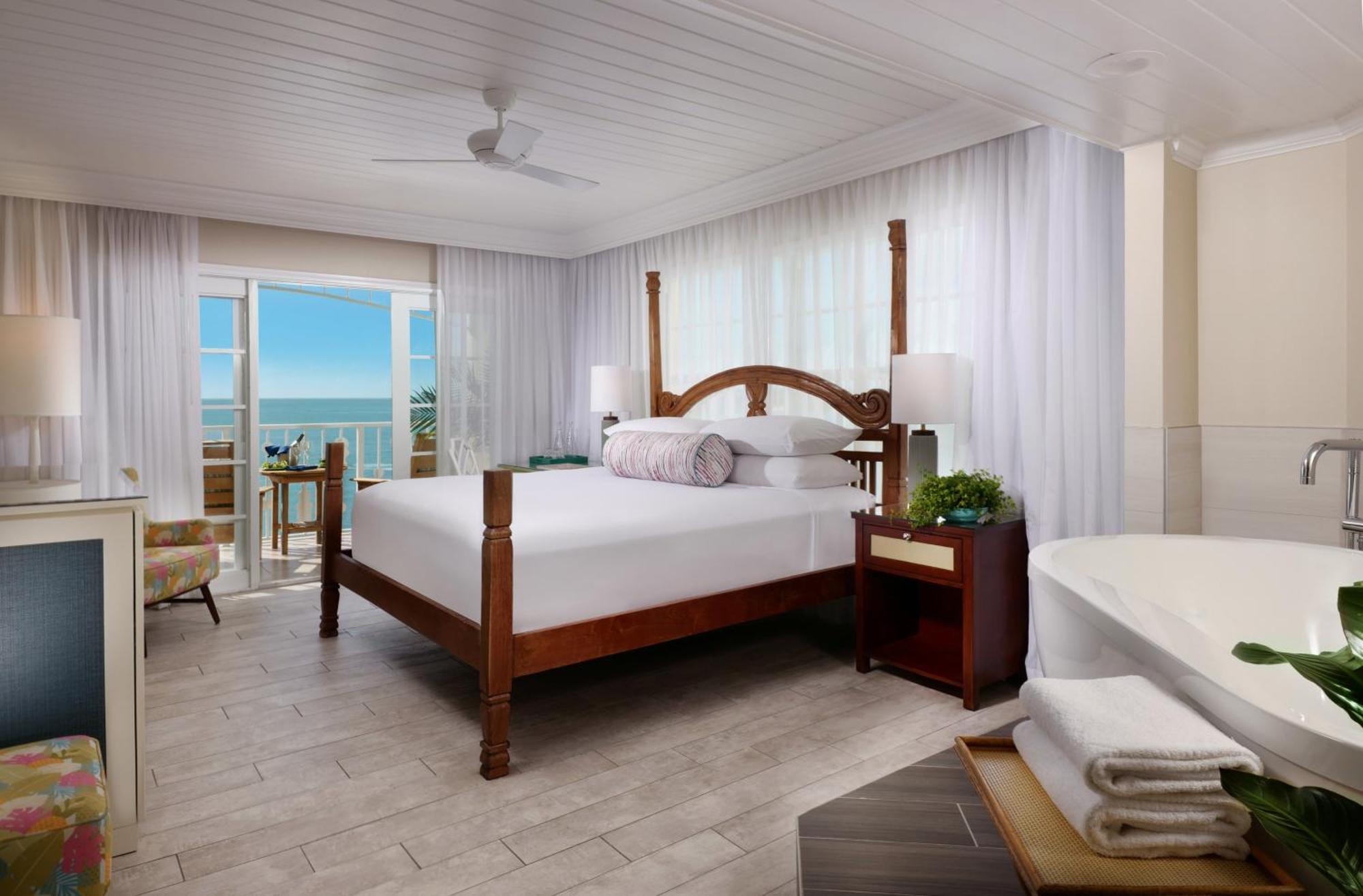 Deluxe Oceanfront King Room,1539047944:JPEG