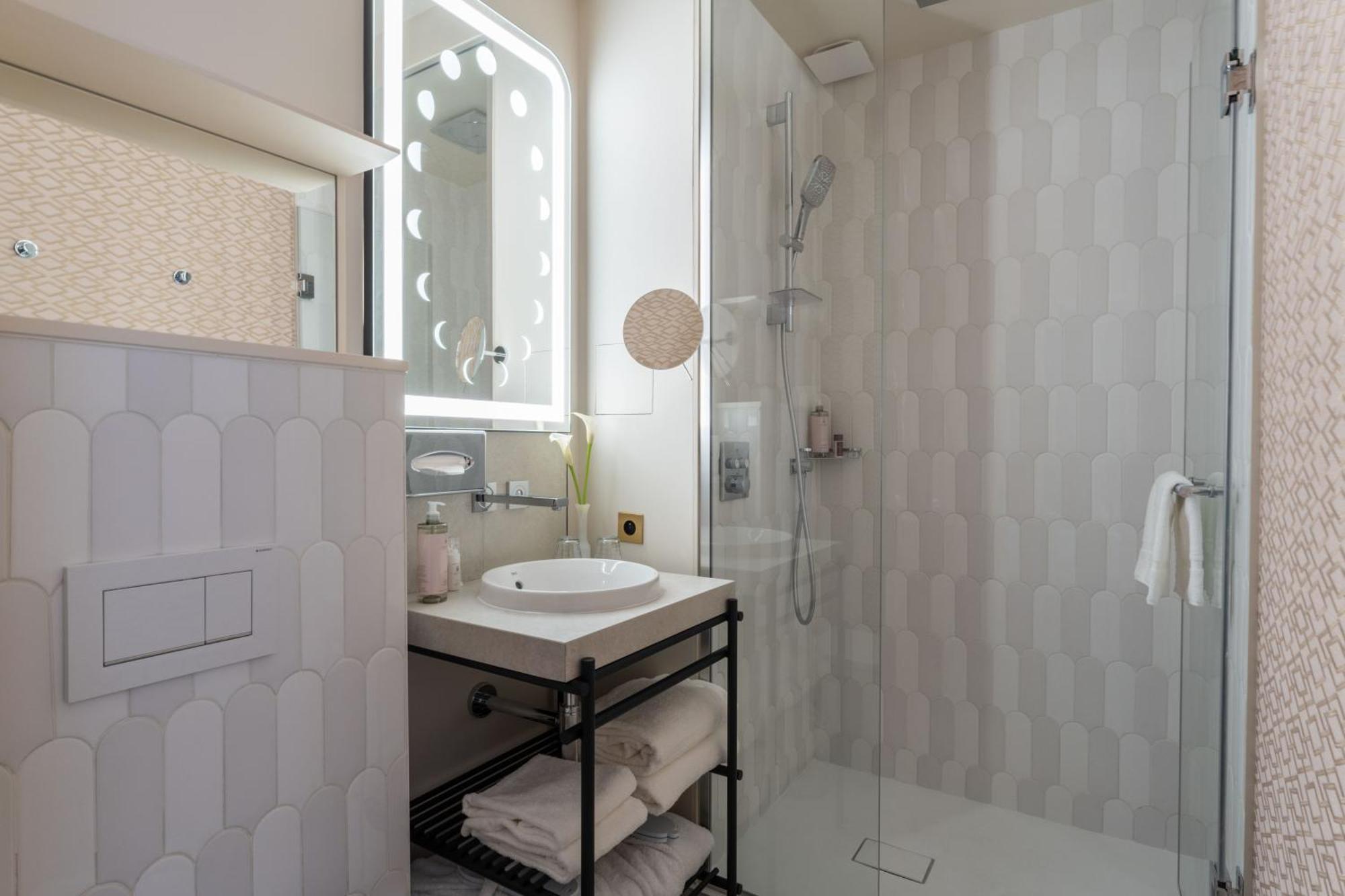 Superior Twin Room,1540804831:JPEG