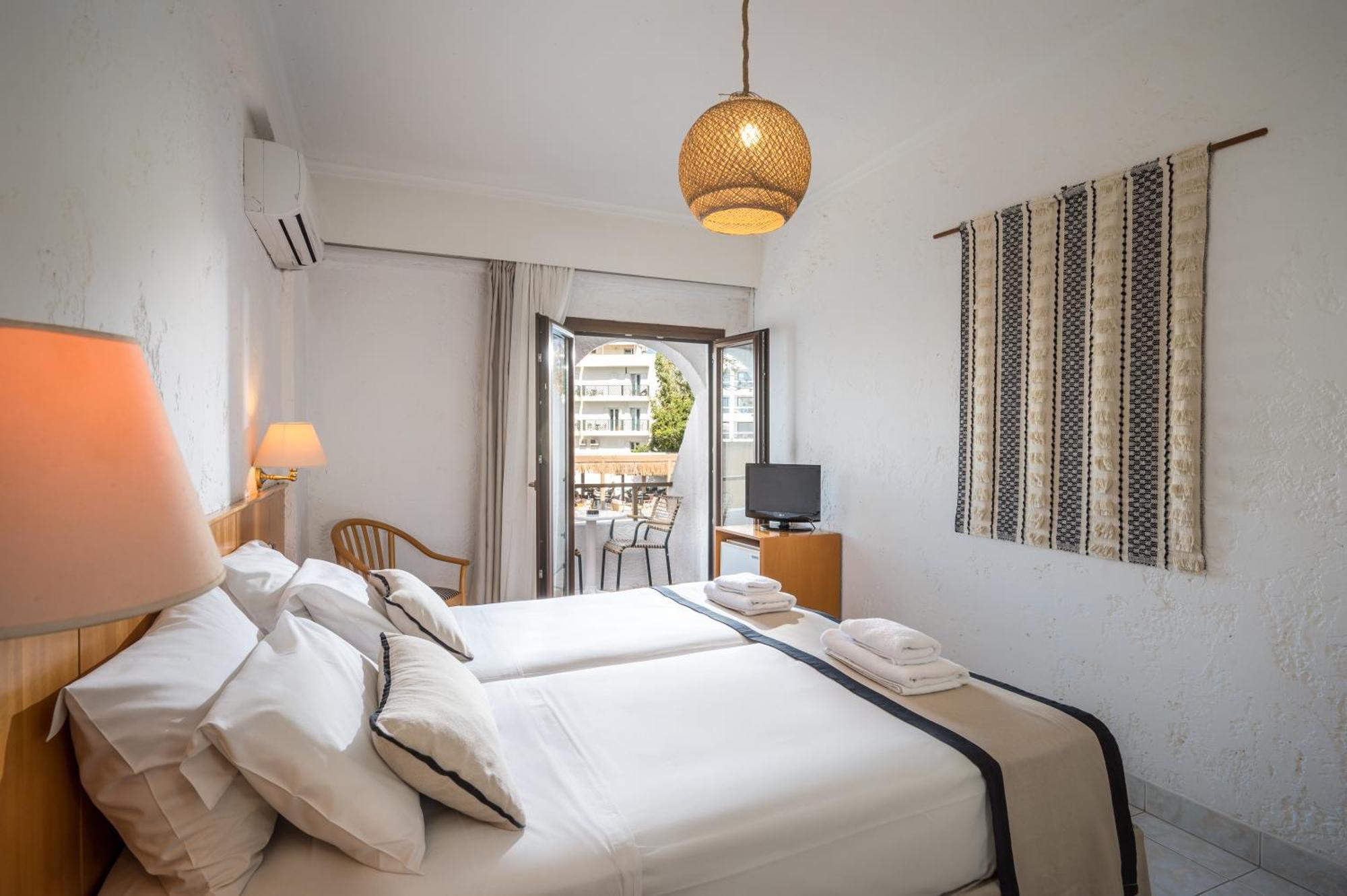 Double or Twin Room,1542437434:JPEG