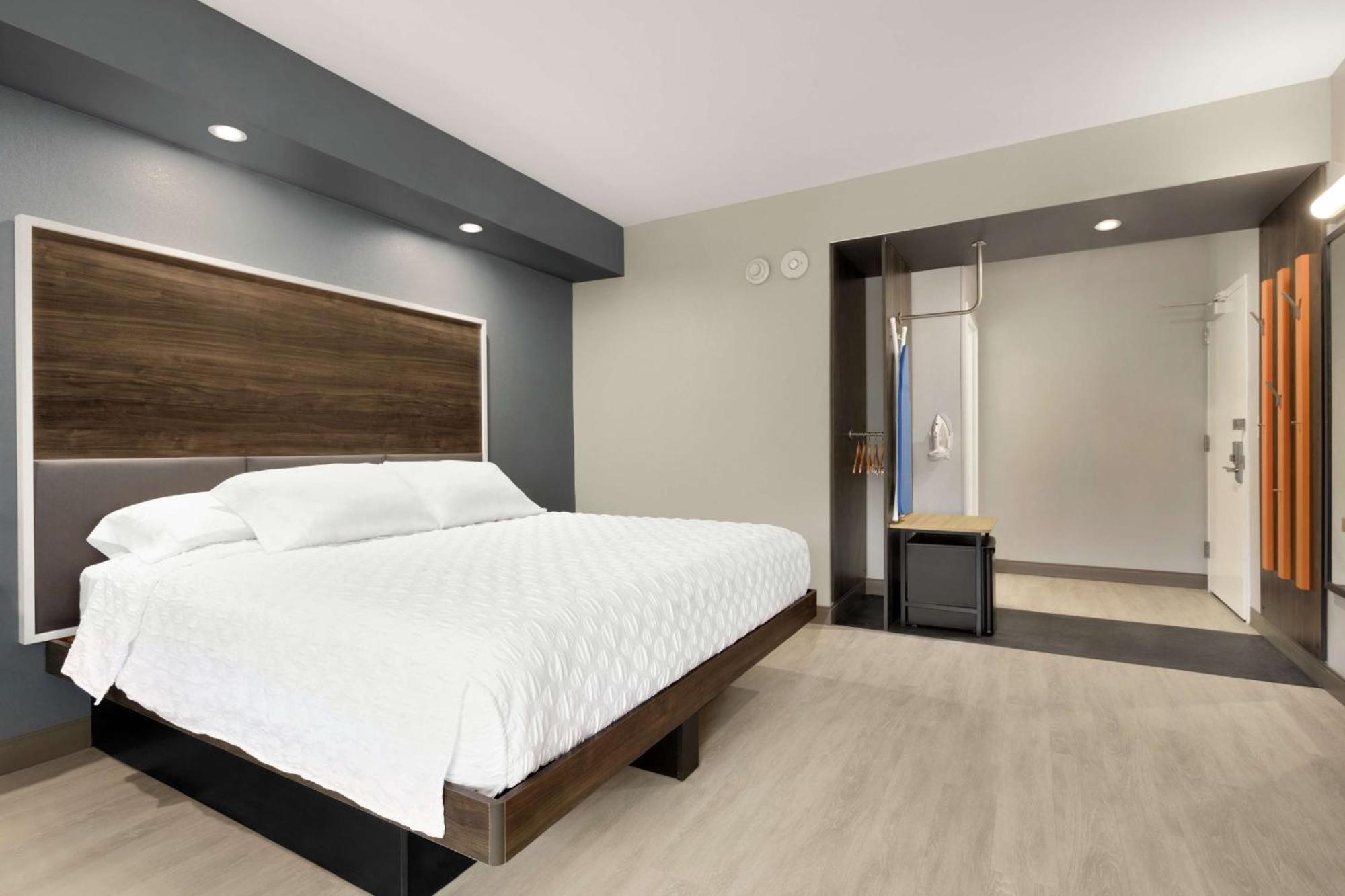 King Room - Hearing Access,1551966466:JPEG