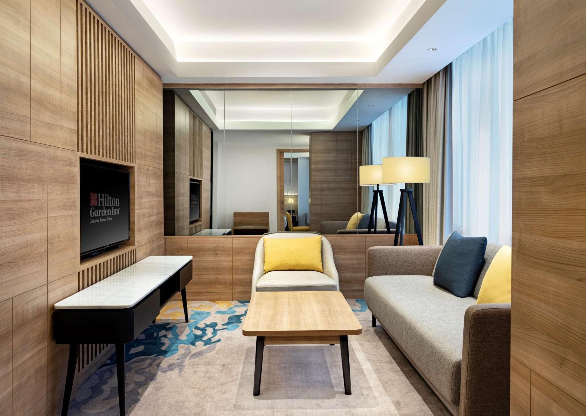 One-Bedroom King Suite