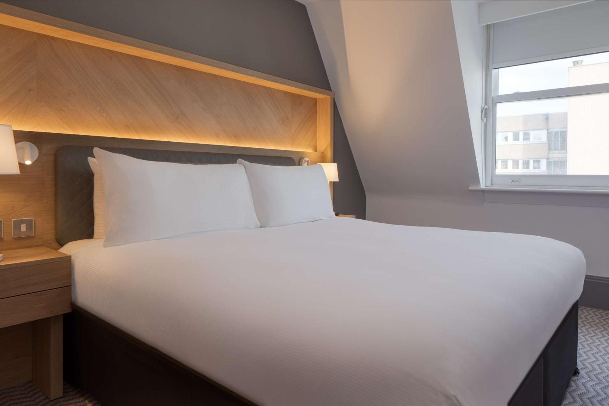 Deluxe King Room,1552665832:JPEG