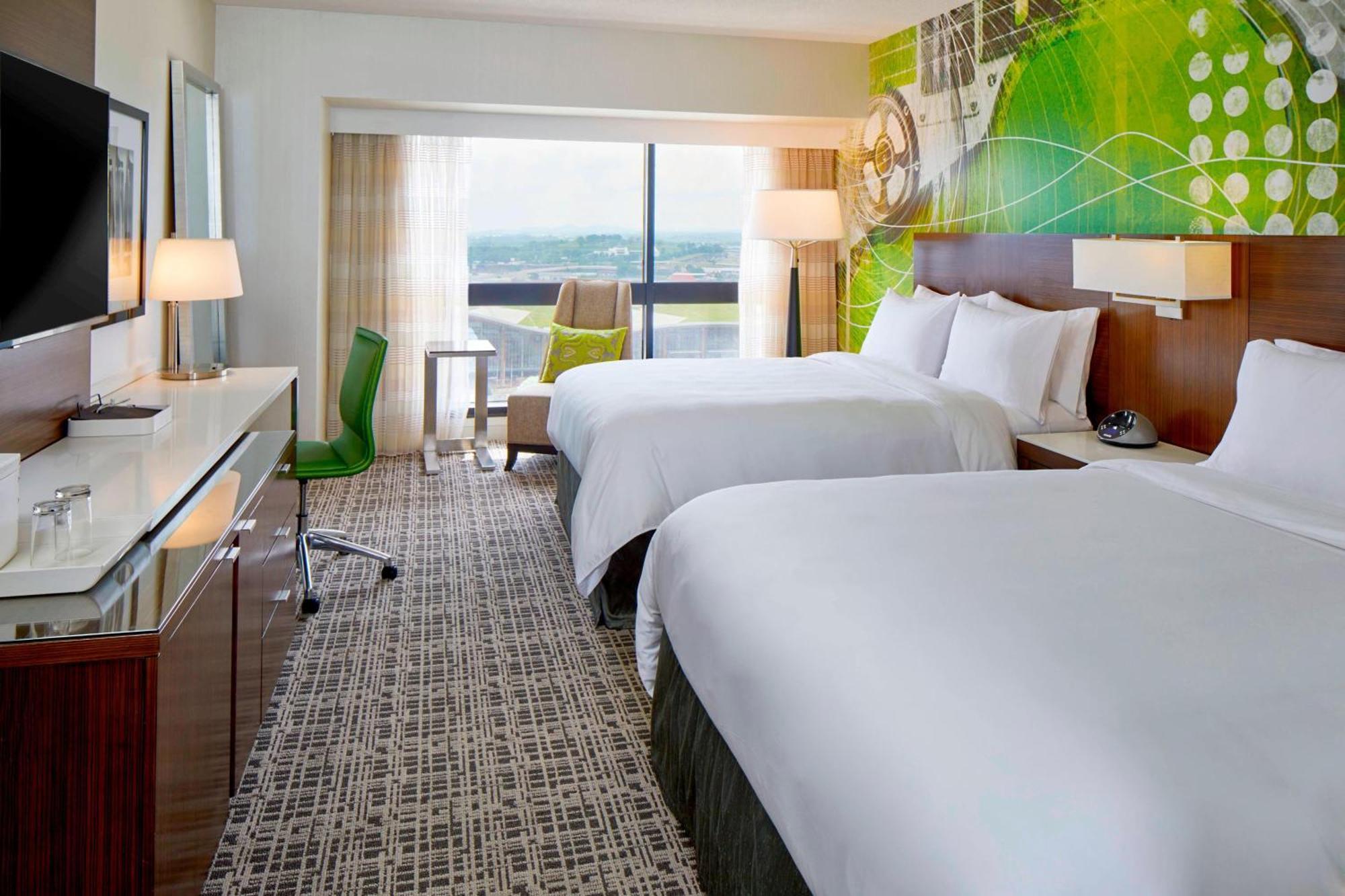 Queen Room with Two Queen Beds - Club Level,1385288996:JPEG