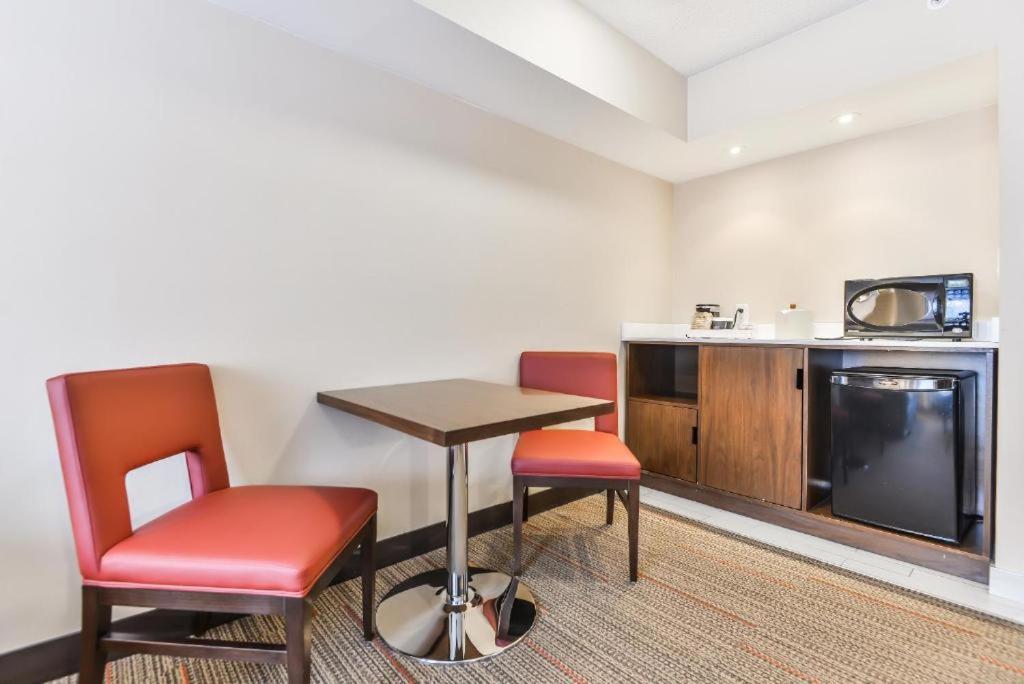 1 Bedroom Suite, 1 King, Sofa bed, Corner room,1553780284:JPEG