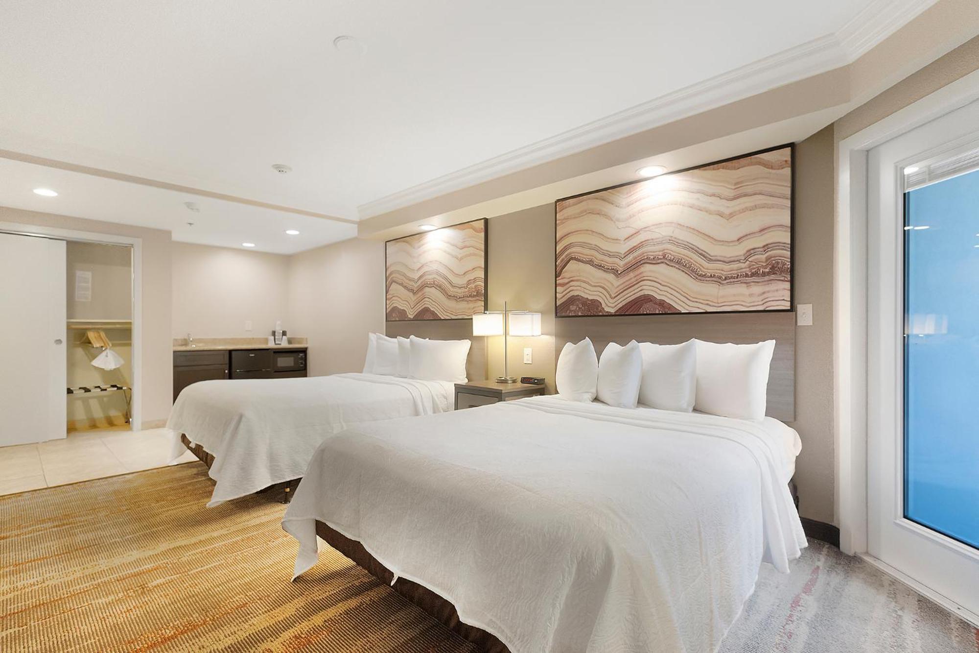Queen Room Two Queen Beds Balcony Non Smoking