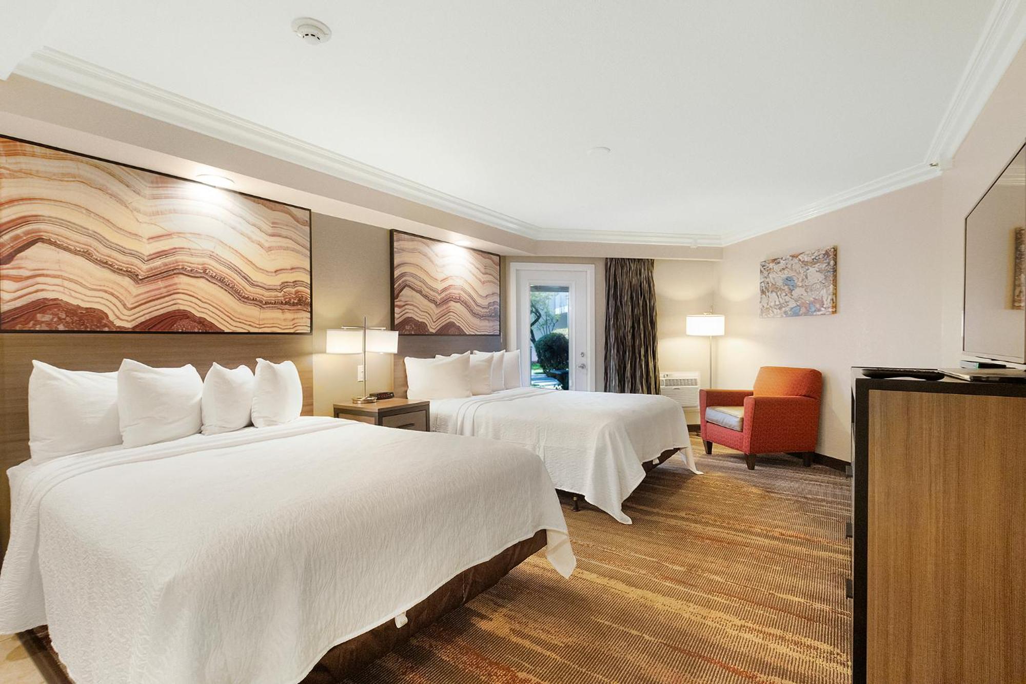 Queen Room Two Queen Beds Balcony Non Smoking