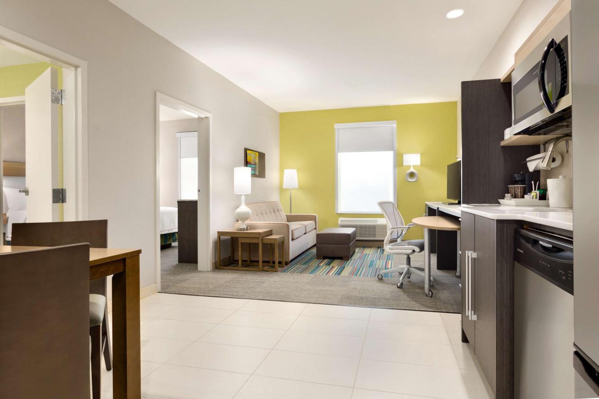 One-Bedroom King Suite - Non-Smoking,1557412336:JPEG