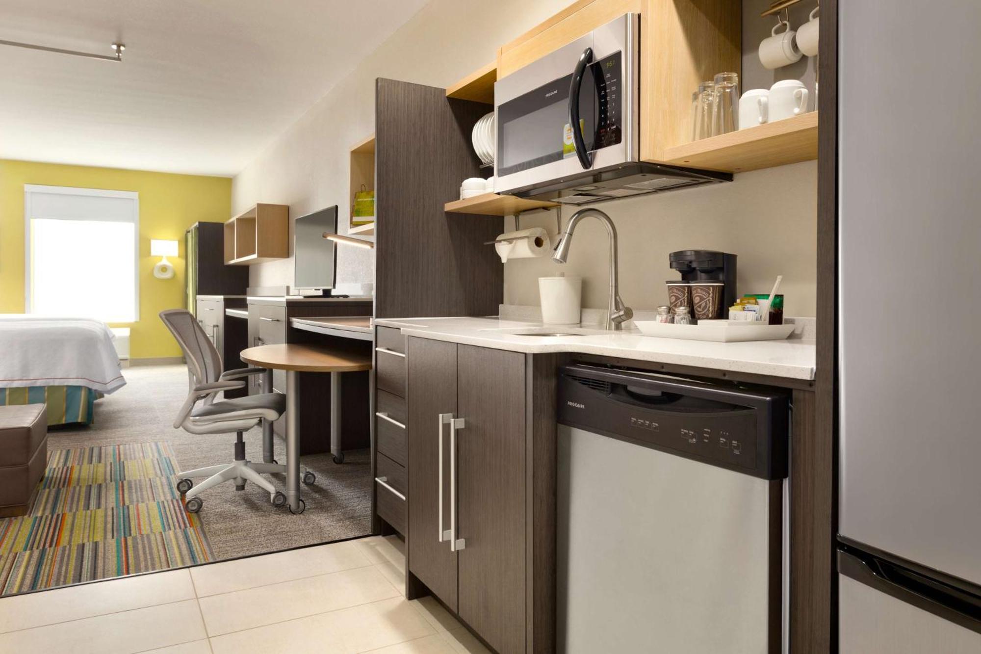 Queen Studio with Two Queen Beds - Non-Smoking,1557412246:JPEG