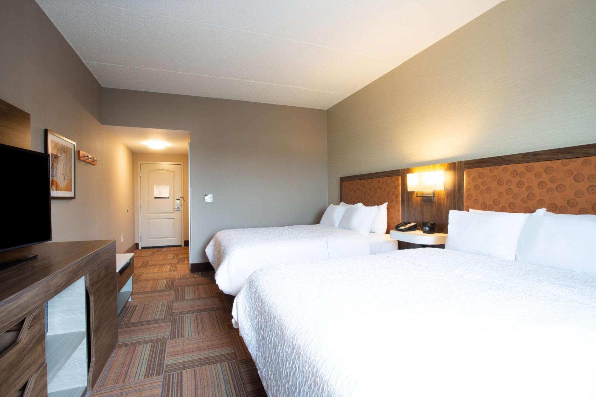 Queen Room with Two Queen Beds - Hearing Access/Non-Smoking,1558055521:JPEG