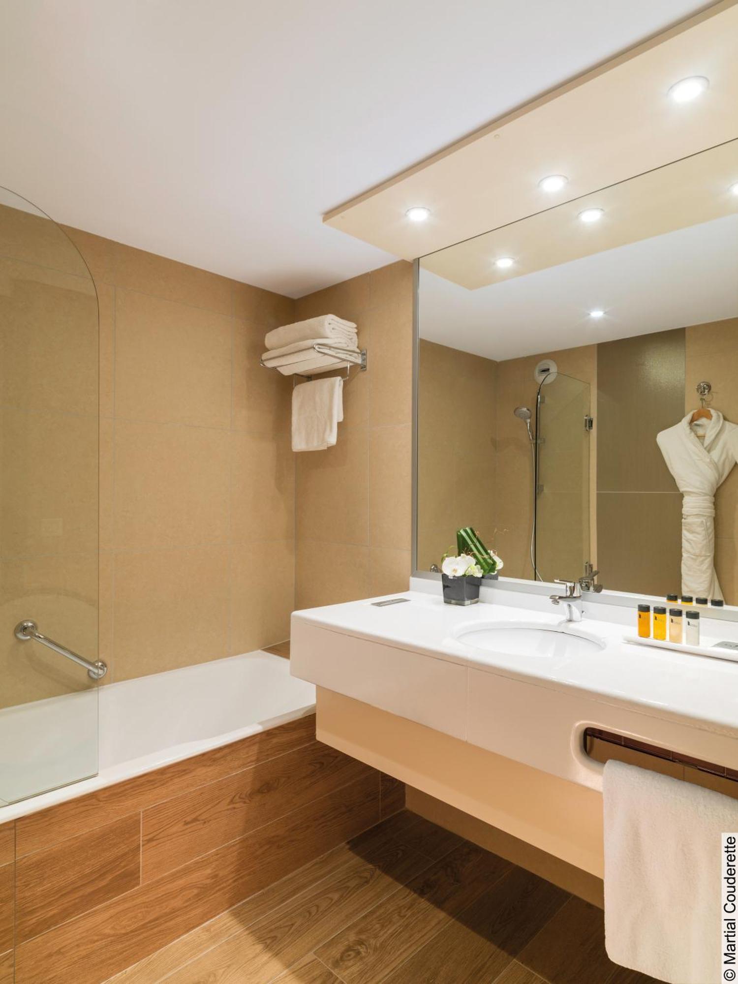 Chambre Double Prestige - Accès Spa et Piscine Inclus