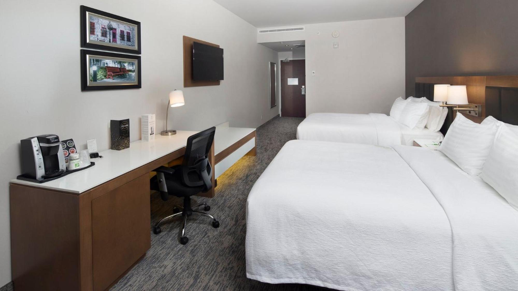 Standard Queen Room Two Queen Beds