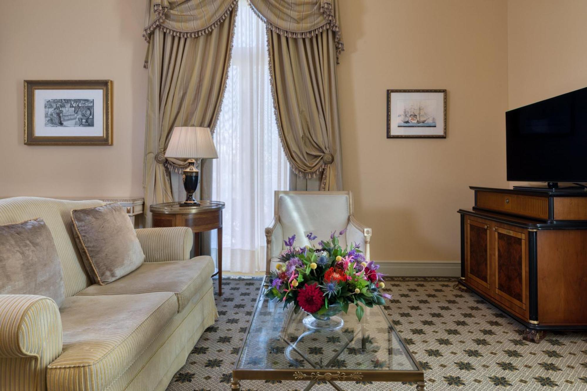 Grand Deluxe Suite met 2 Slaapkamers en Uitzicht op de Stad