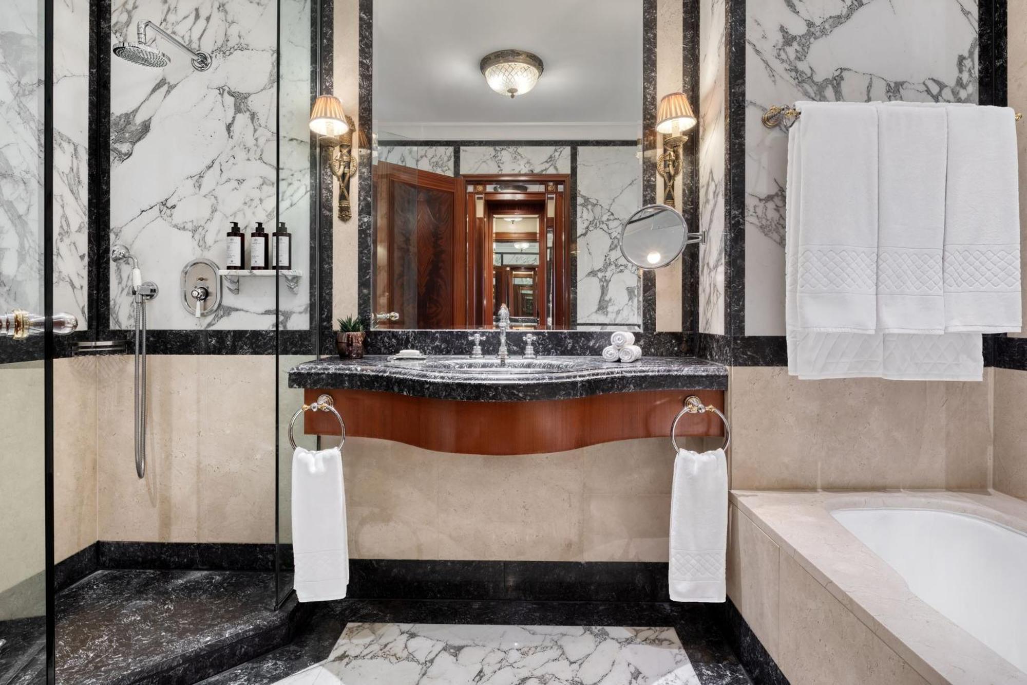 Deluxe Acropolis Kamer met 2 Aparte Bedden en Uitzicht op de Stad