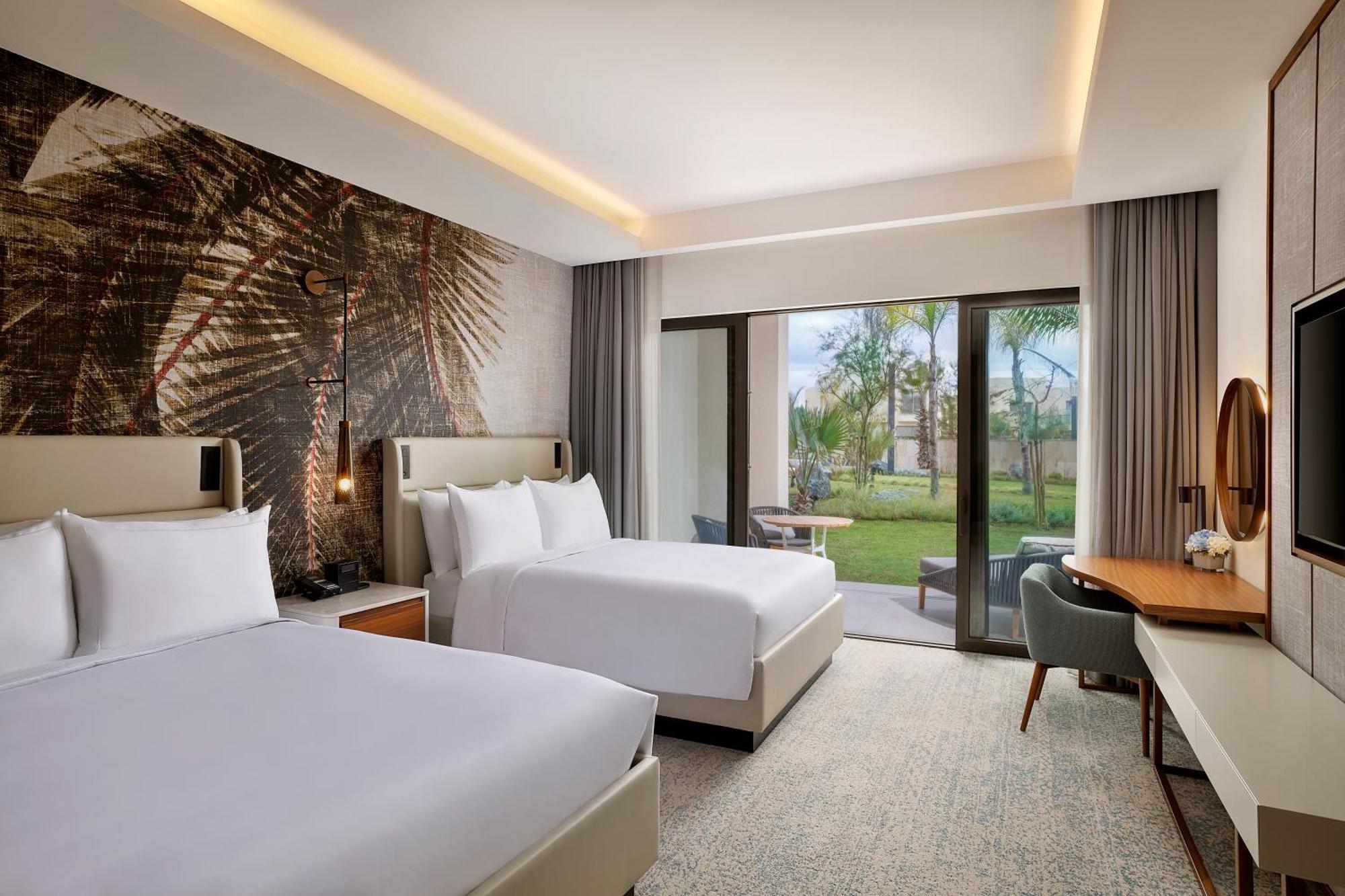 Chambre de Luxe avec 2 Lits Queen-Size et Vue sur le Jardin