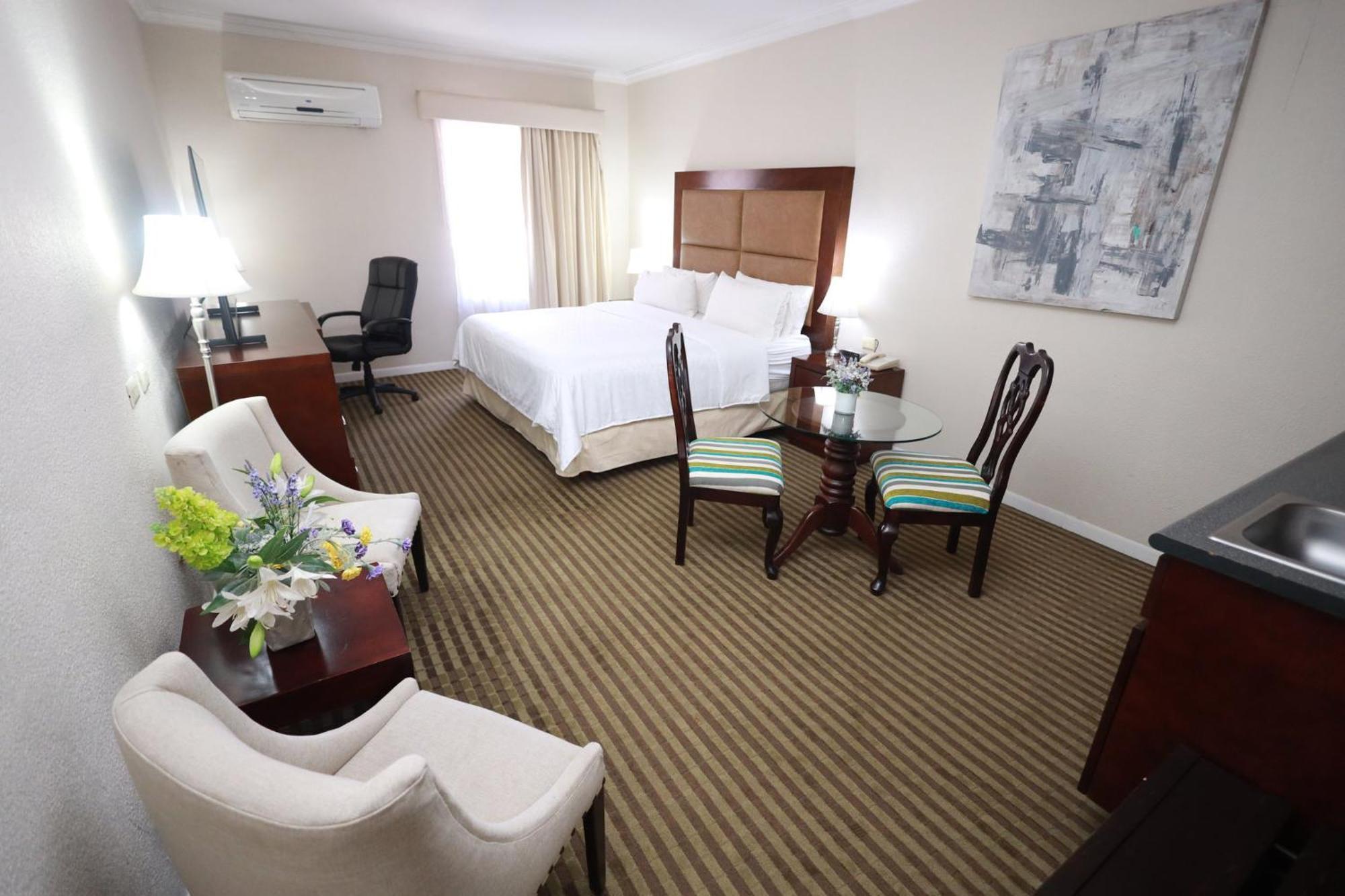 Junior King Suite,1583662781:JPEG