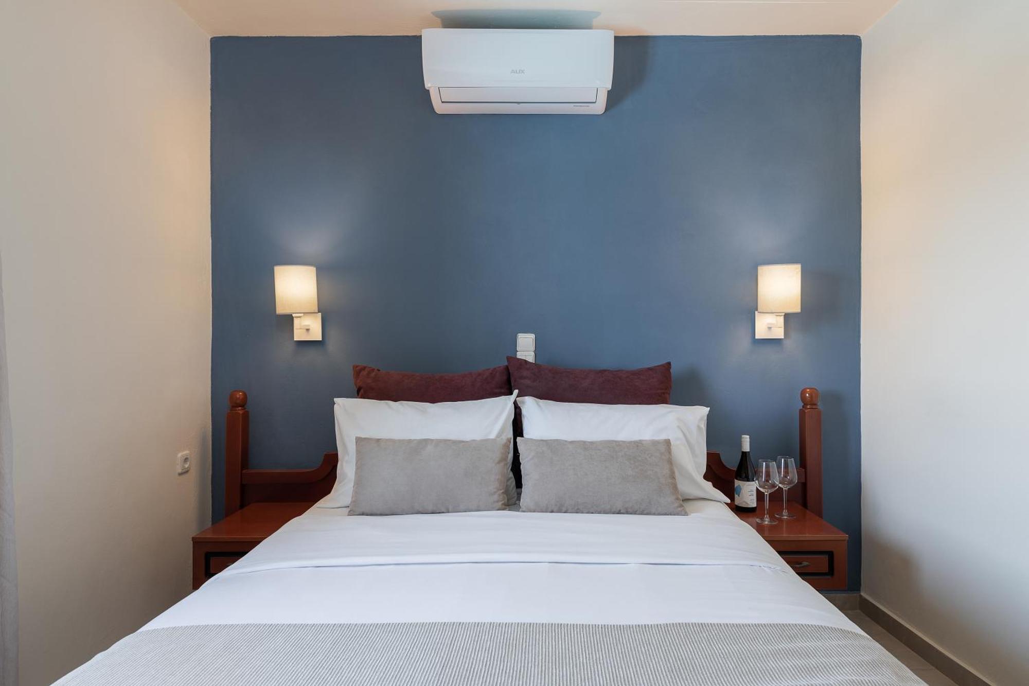 Apartment with Pool View,1587575638:JPEG