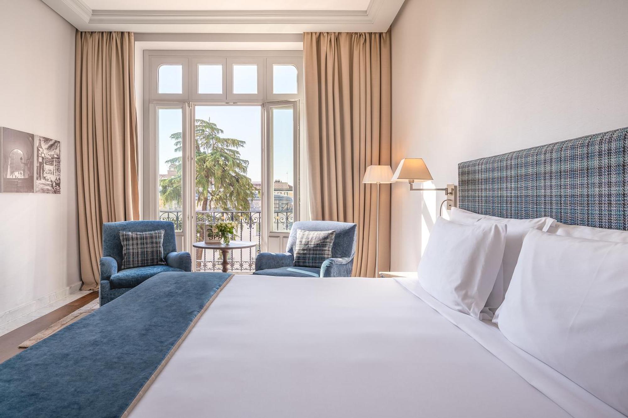 Deluxe Double or Twin Room Garden View