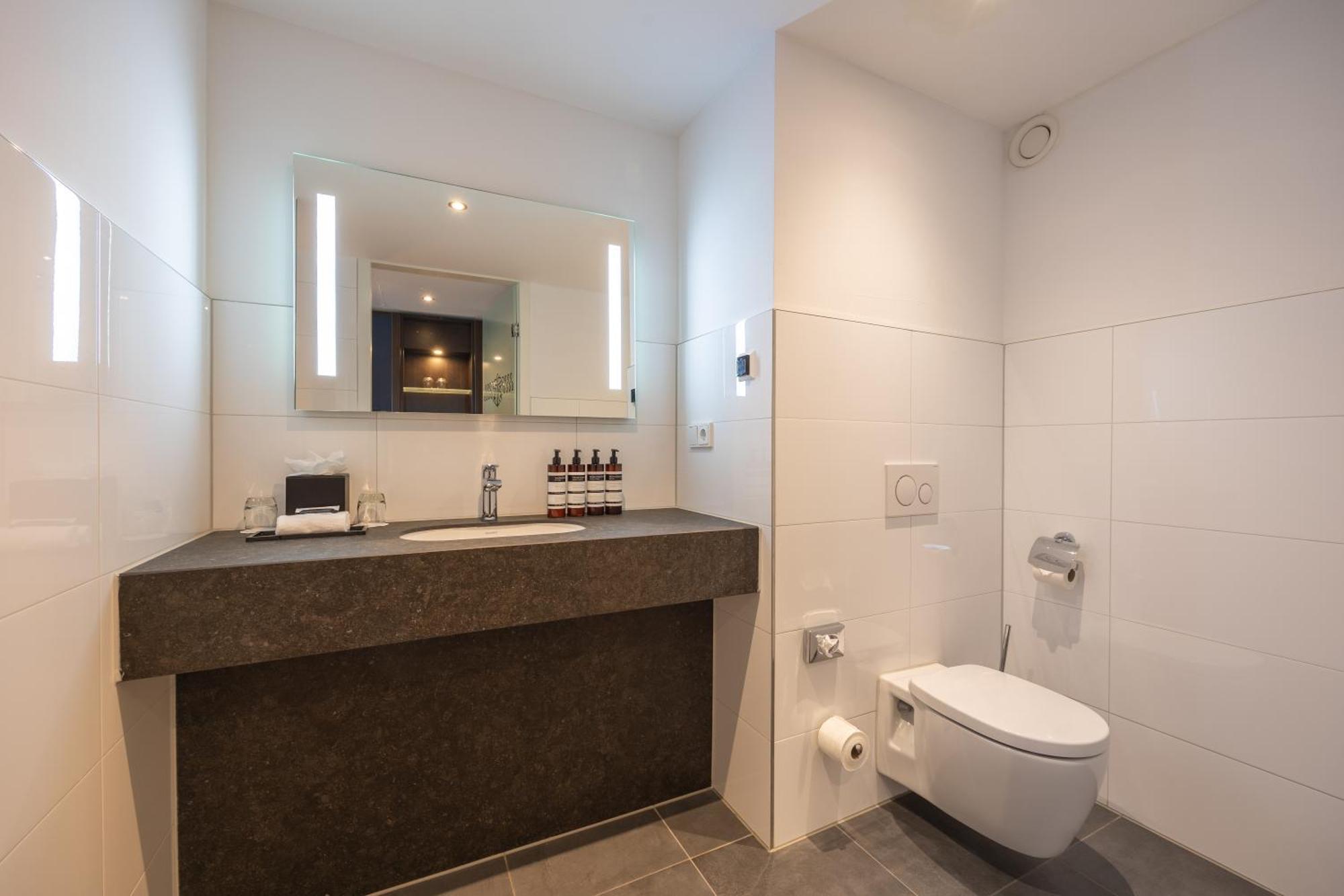 Single Room,1592874836:JPEG