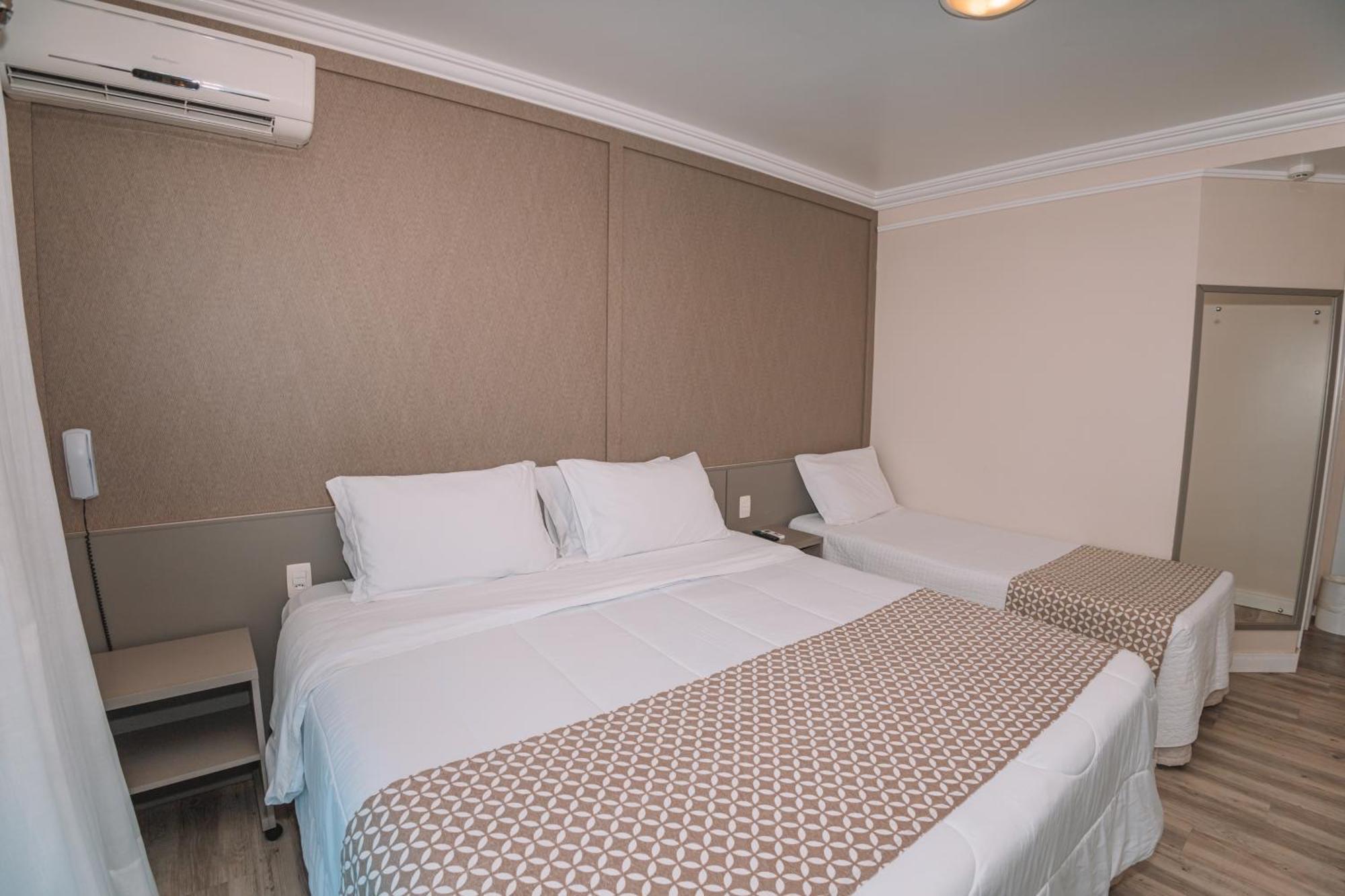 Quarto Deluxe com Cama de Casal ou 2 de Solteiro