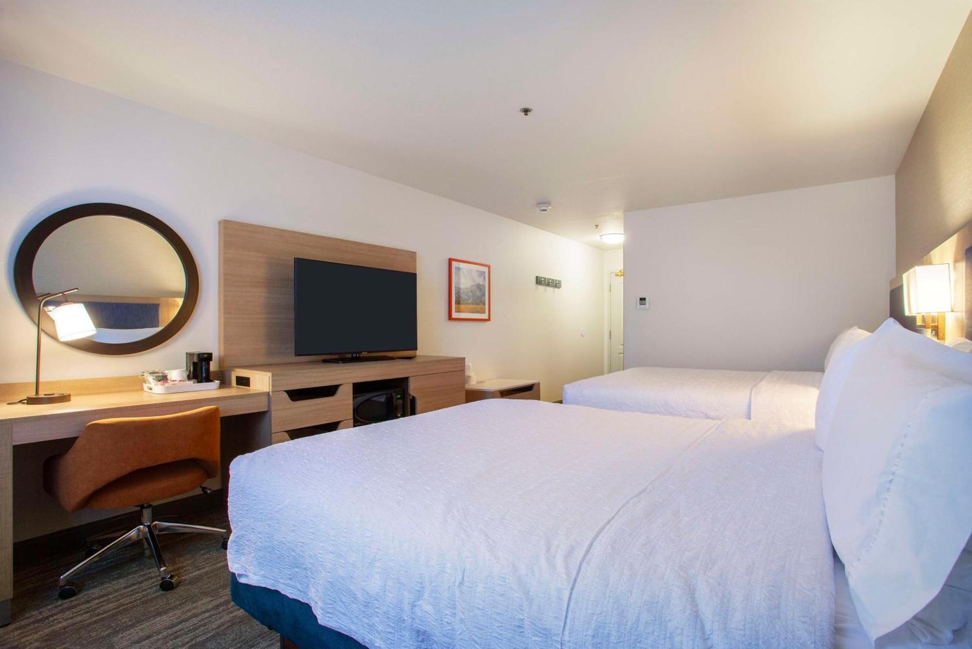 Room with Two Queen Beds - Non-Smoking