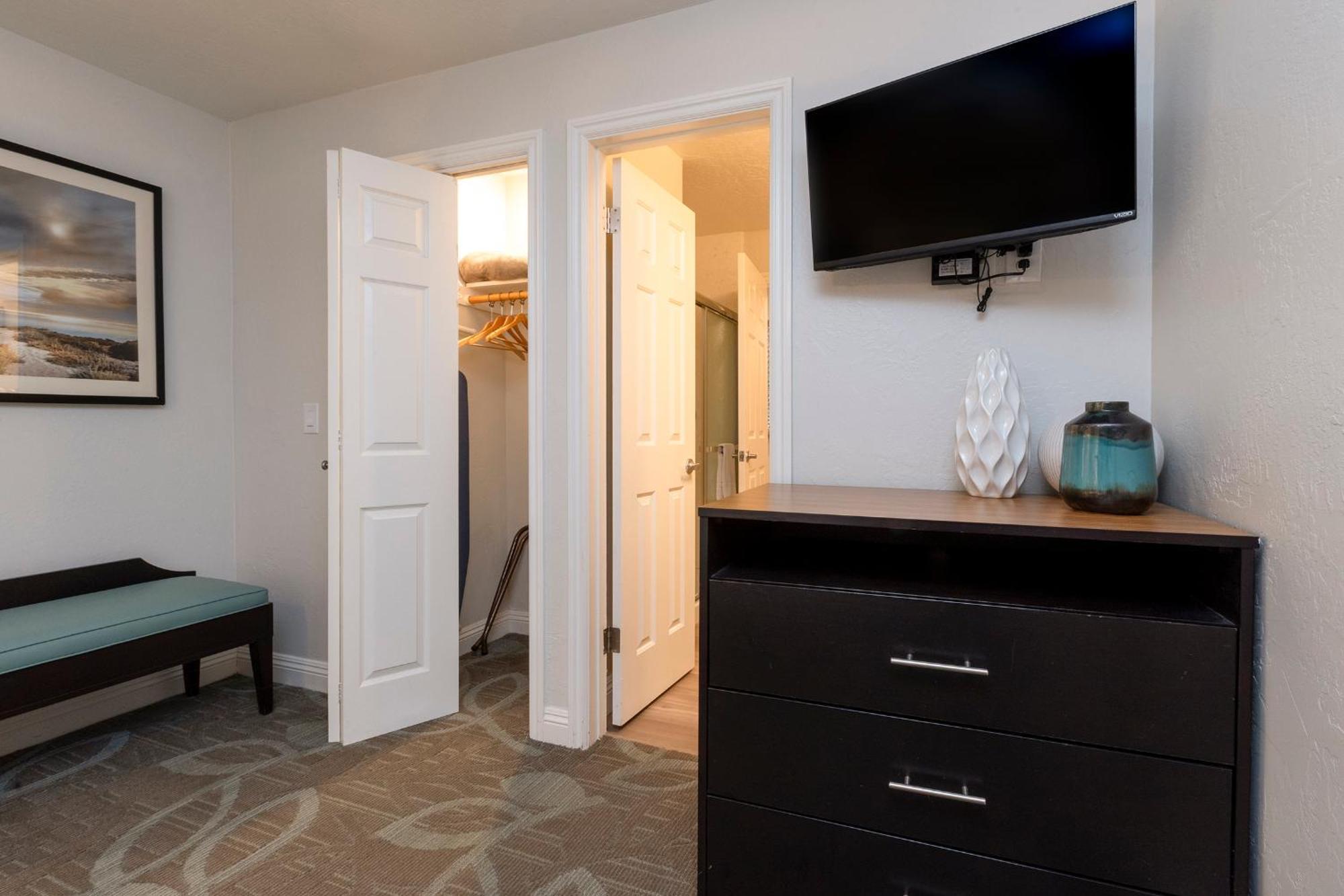 One-Bedroom Suite,1597553322:JPEG