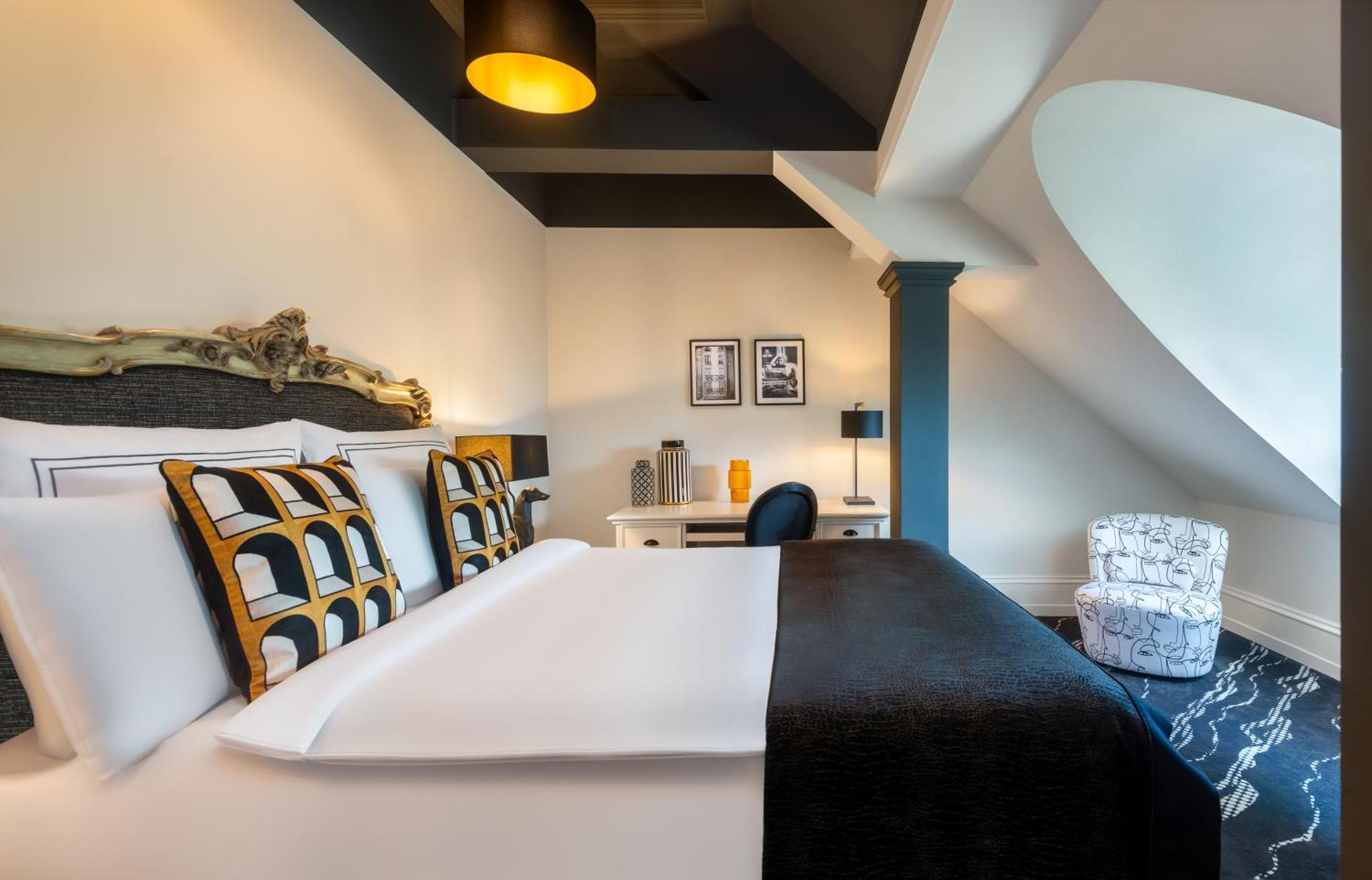 Boutique Room