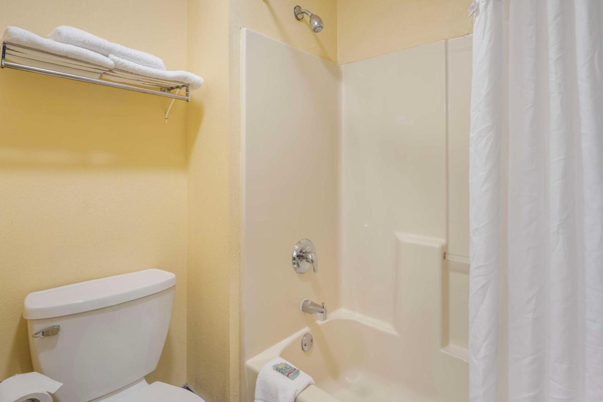 King Room - Non-Smoking,1609331757:JPEG