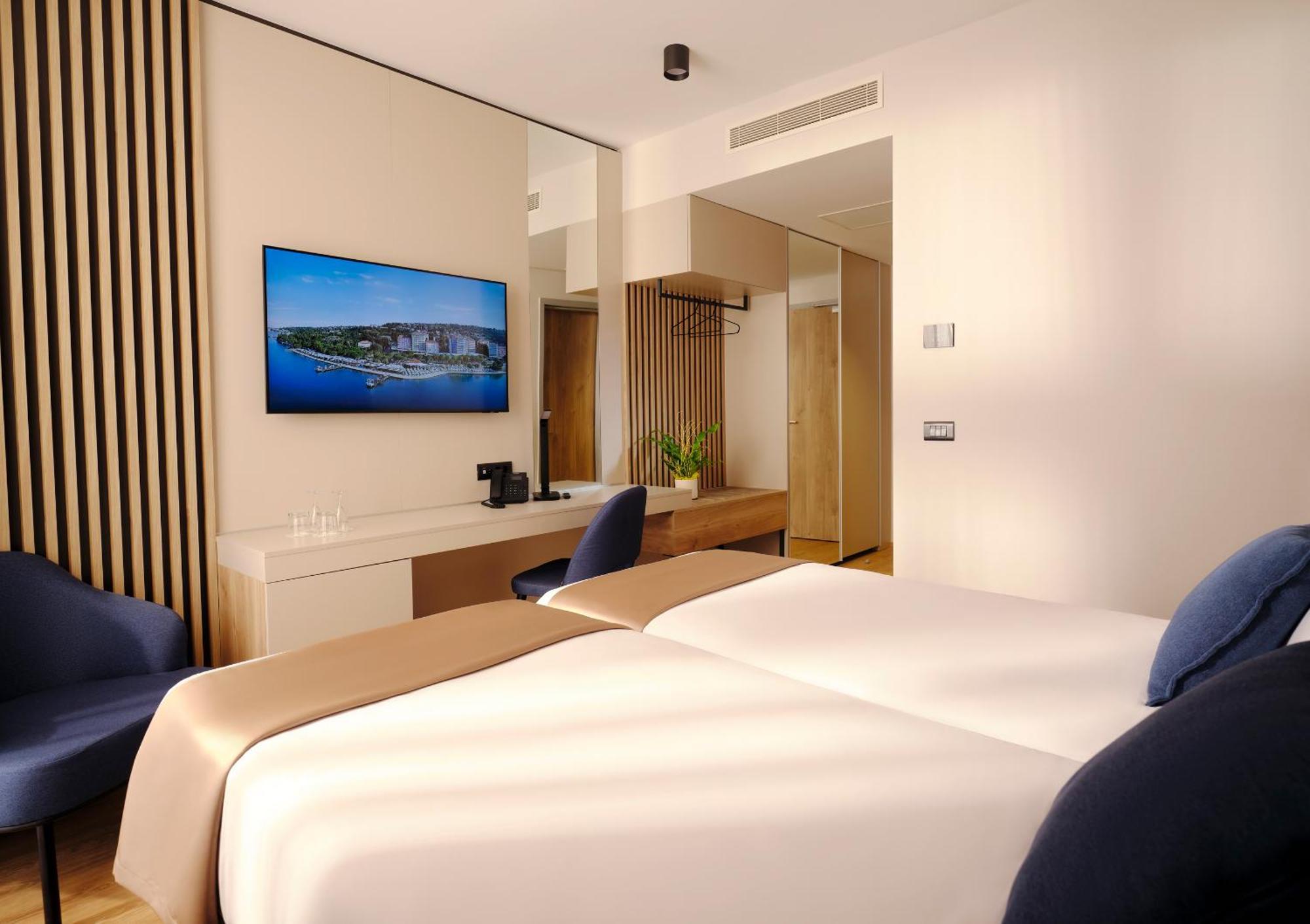 Double or Twin Room,1612956360:JPEG