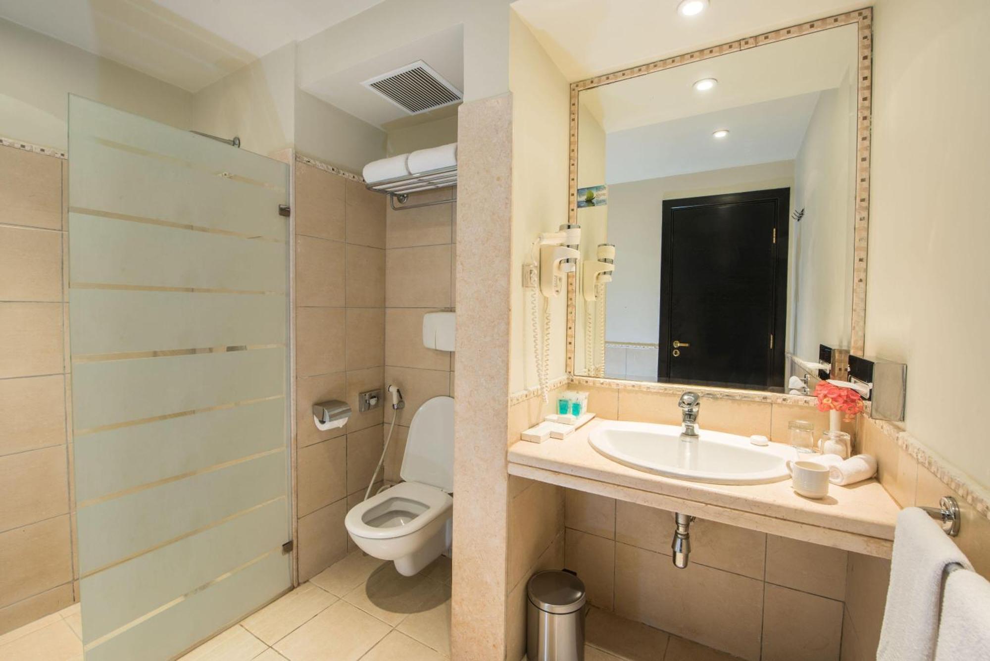 Comfort Room with Pool View,1614784722:JPEG