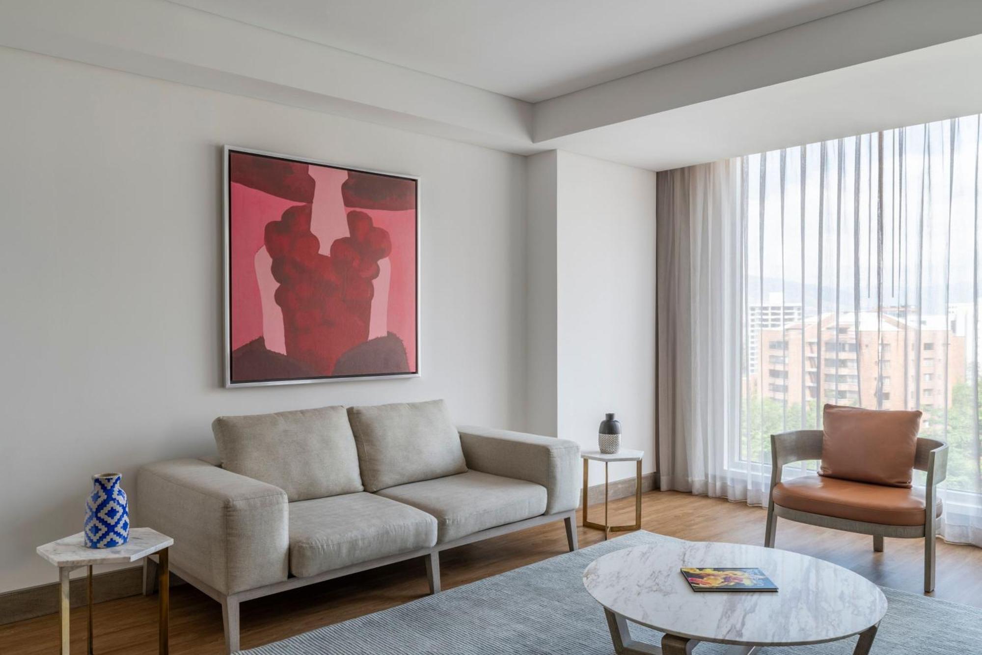 Junior King Suite