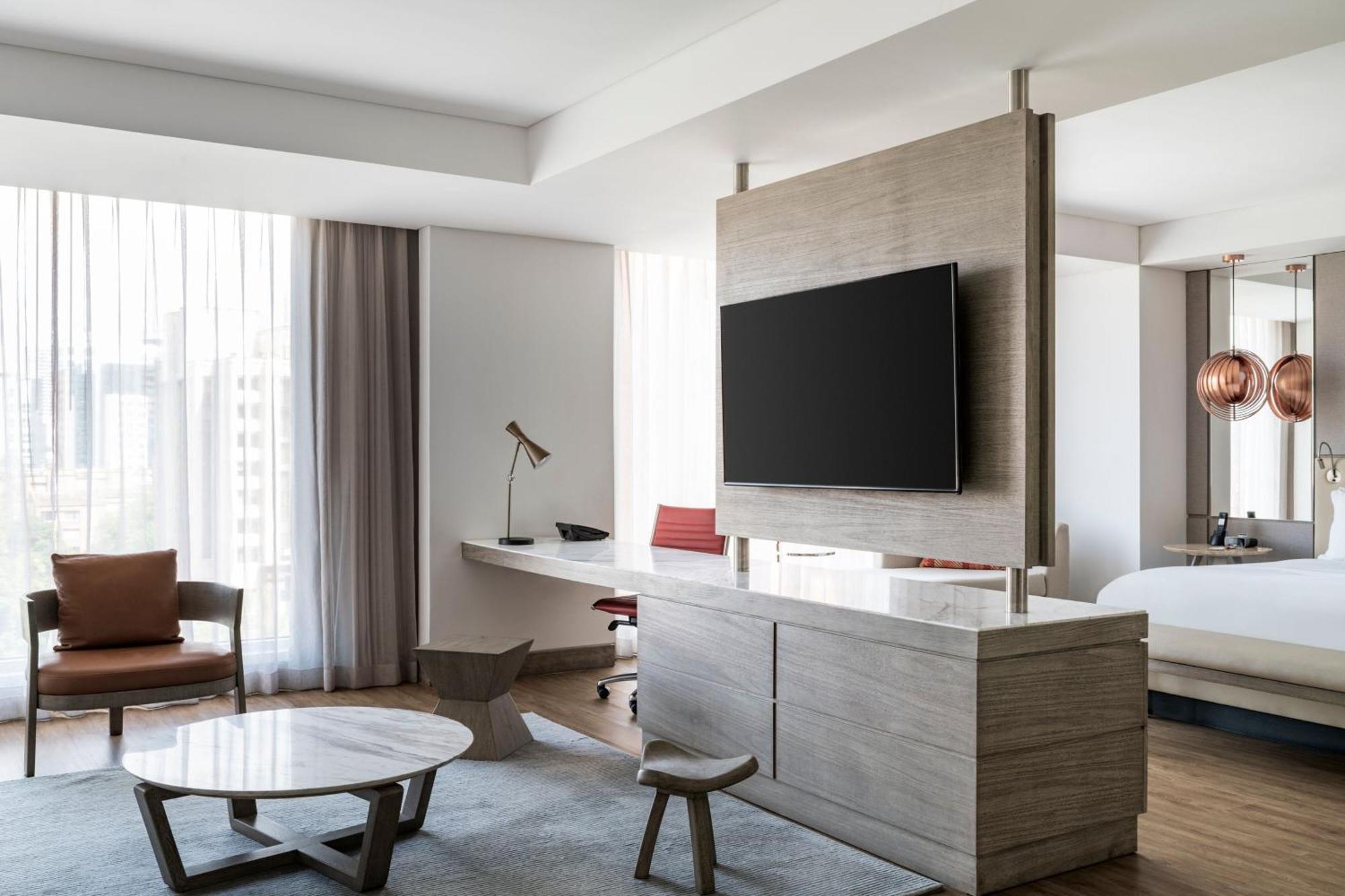 Junior King Suite