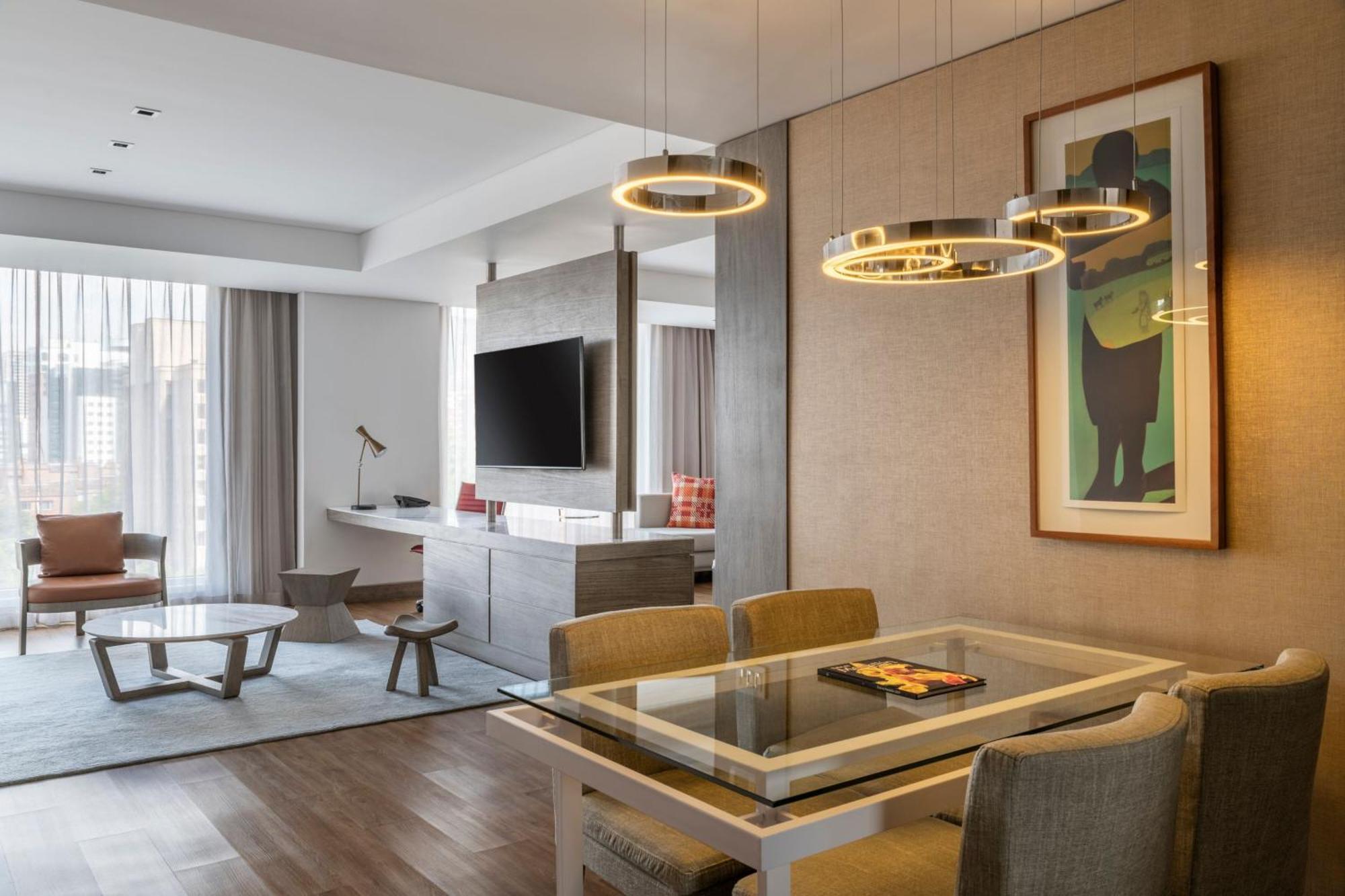 Junior King Suite