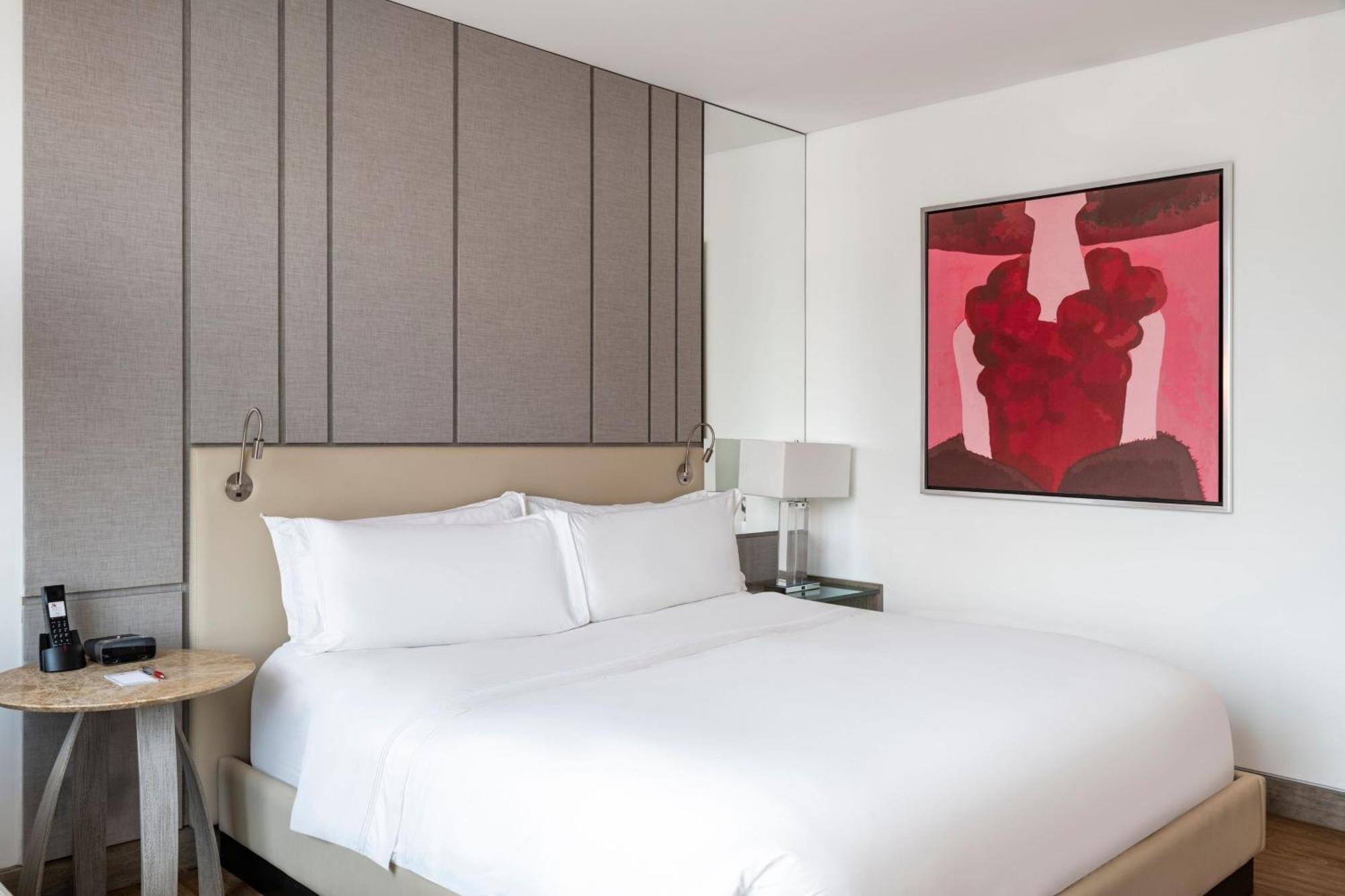 Deuxe King Room