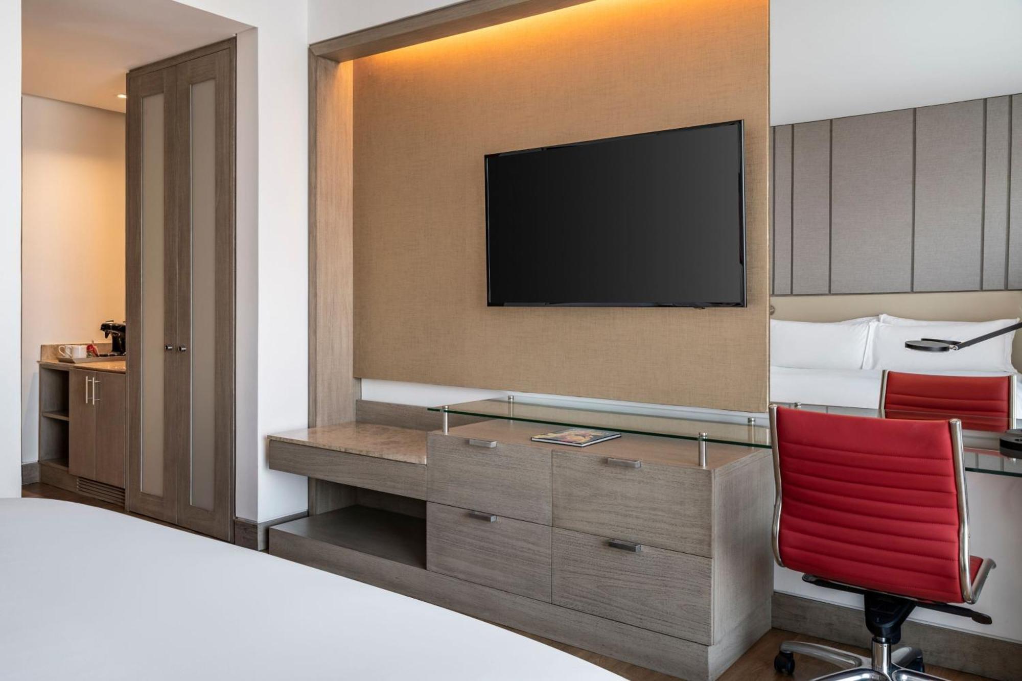 Deuxe King Room