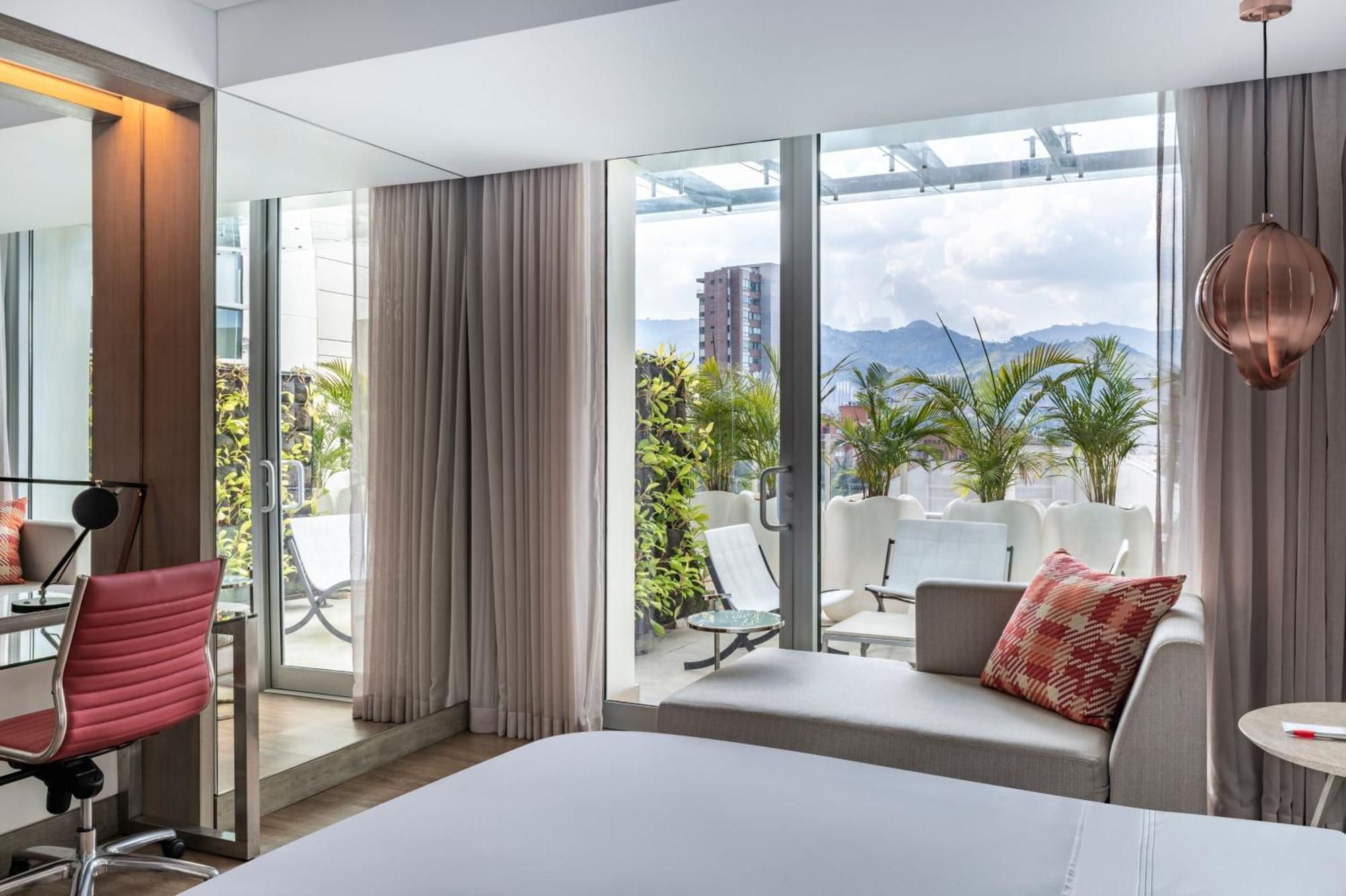 King Room Terrace Concierge Lounge Access