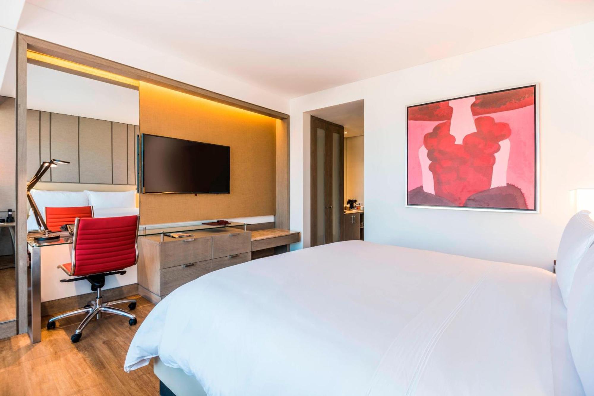 Deuxe King Room
