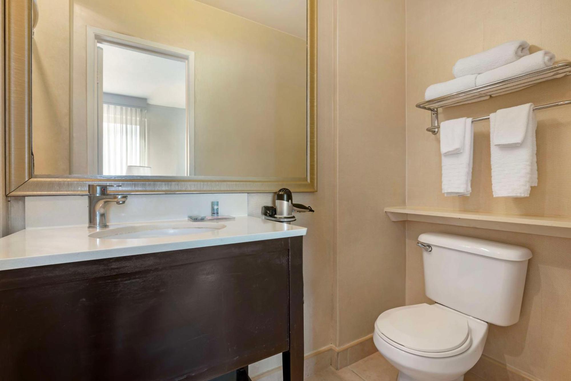 Quarto Queen com 2 Camas Queen-Size - Não Fumantes
