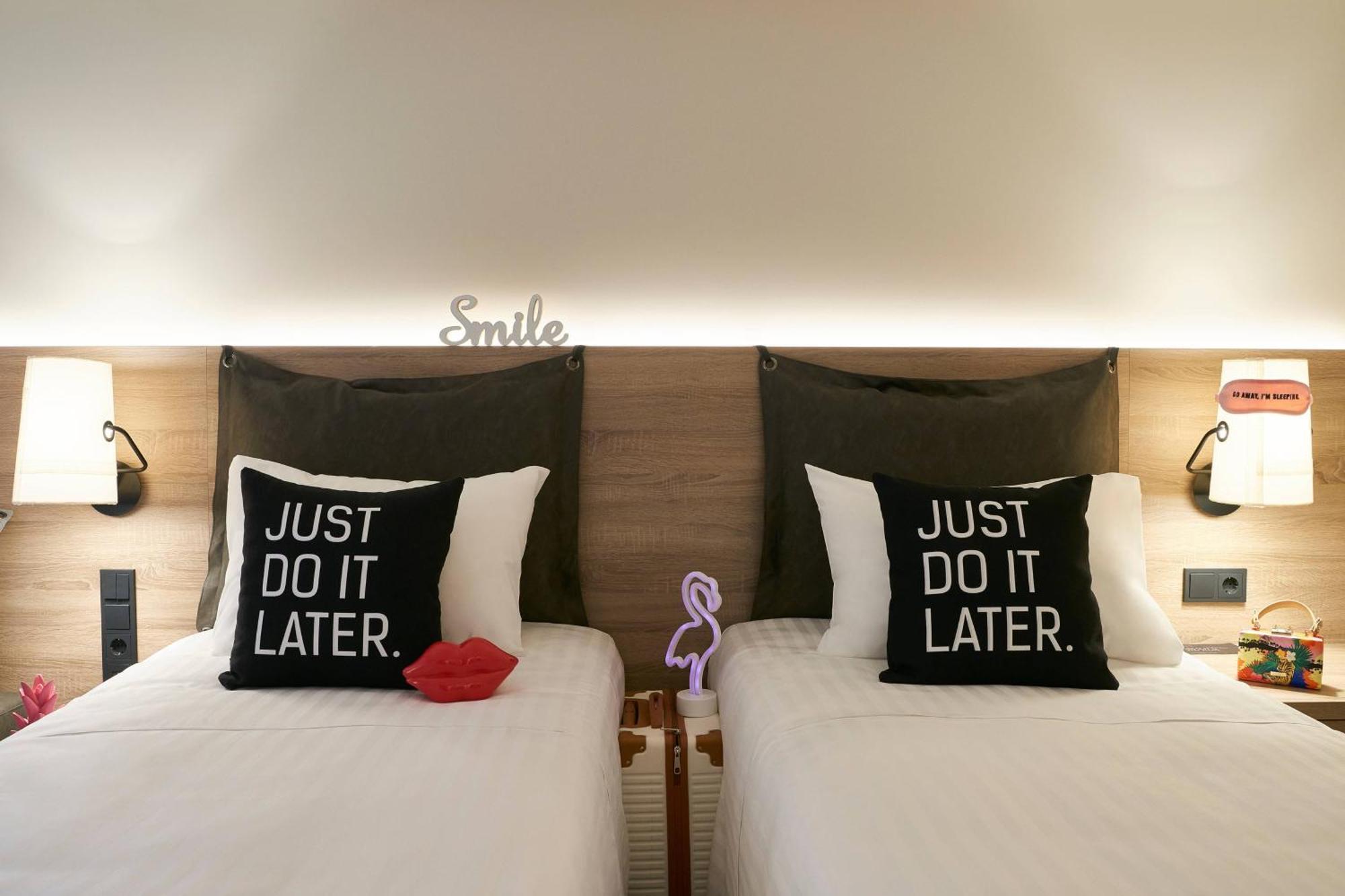 Moxy Twin Standard, Guest room, 2 Twin/Single Bed(s)