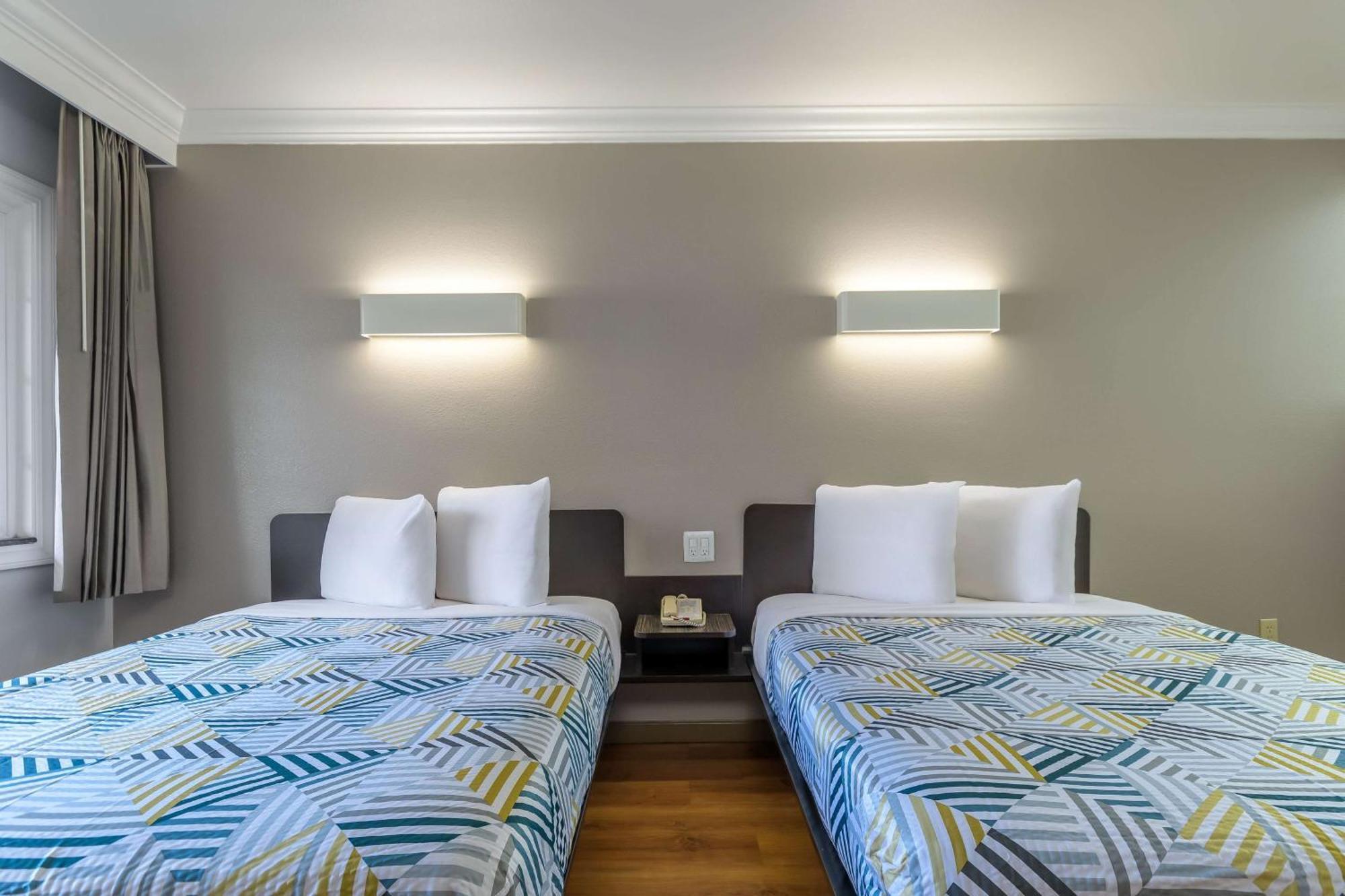Deluxe Quadruple Room Non-Smoking
