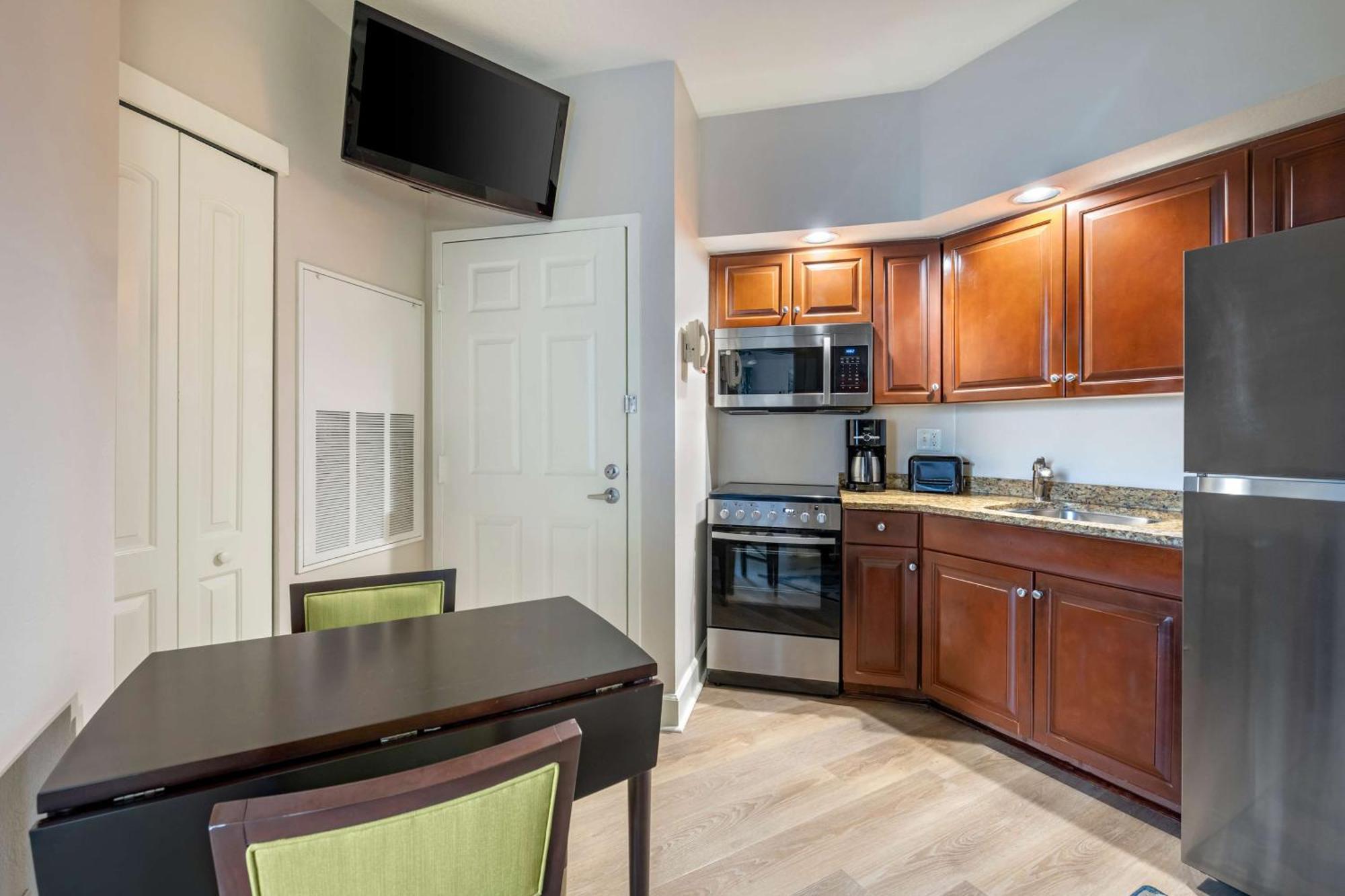 One-Bedroom King Suite - Sofa Bed,1641724889:JPEG